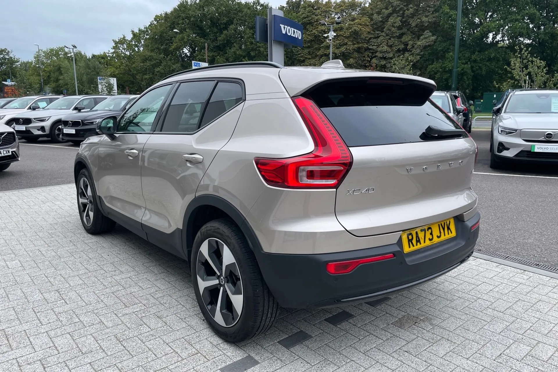 Volvo XC40 thumbnail image number 9