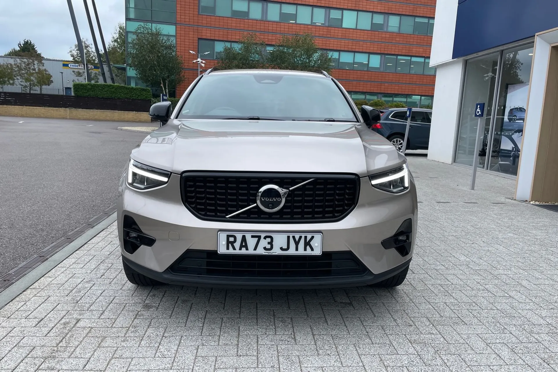 Volvo XC40 thumbnail image number 12