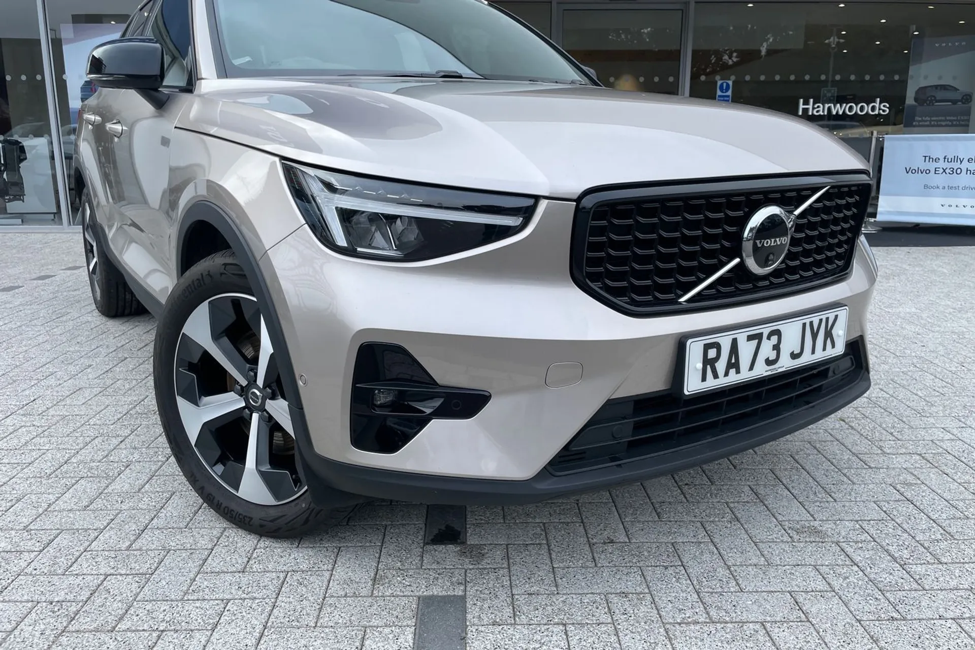 Volvo XC40 thumbnail image number 6