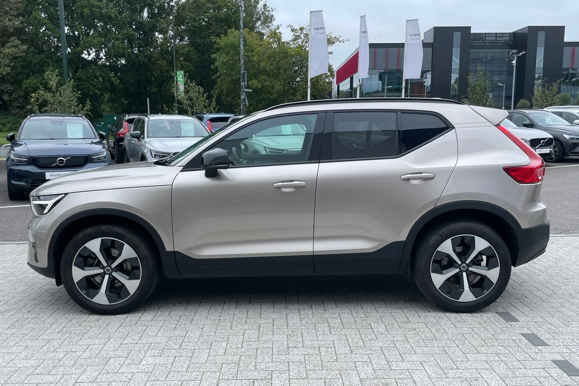 Volvo XC40 thumbnail image number 10