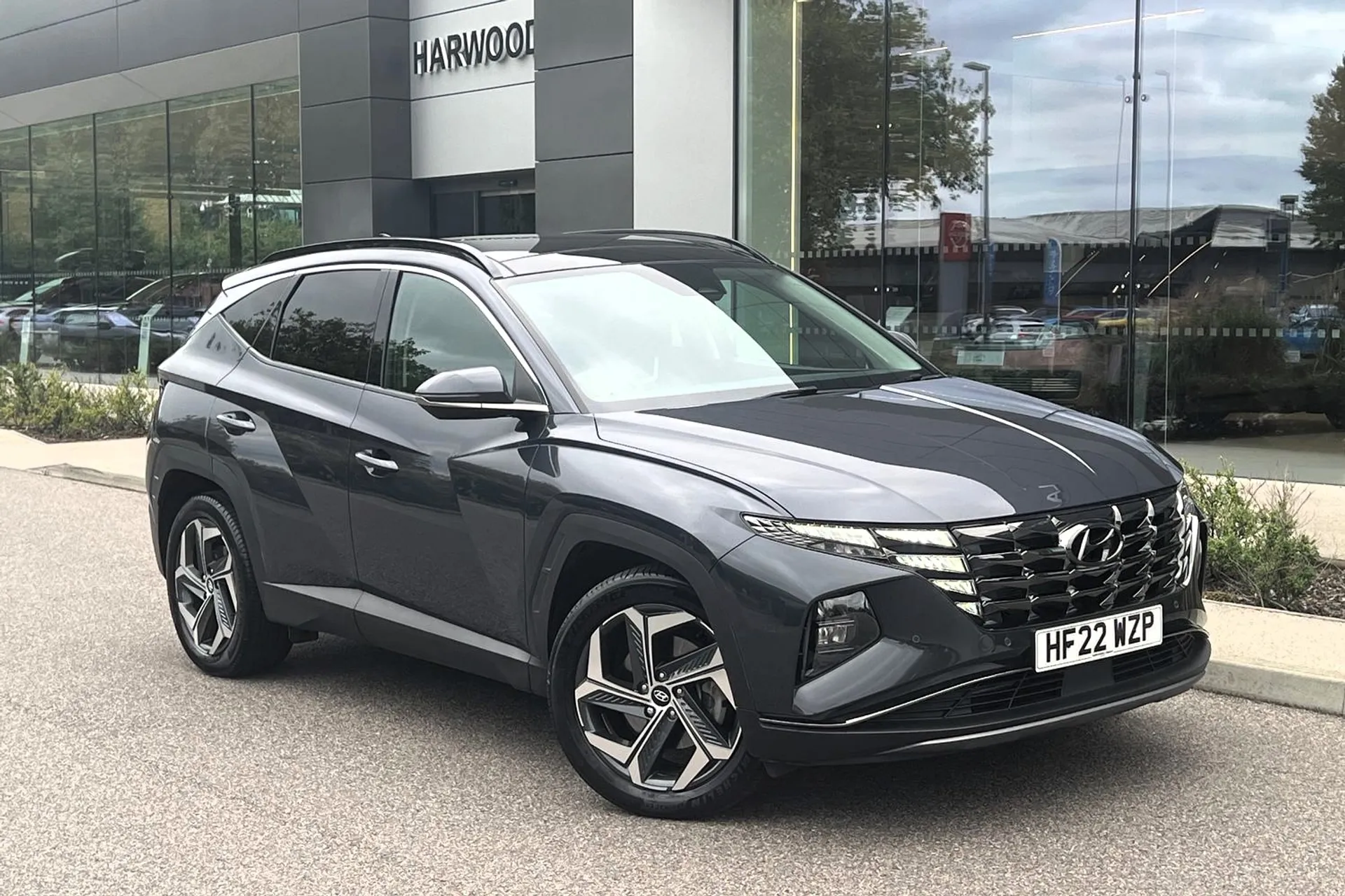 HYUNDAI TUCSON focused image