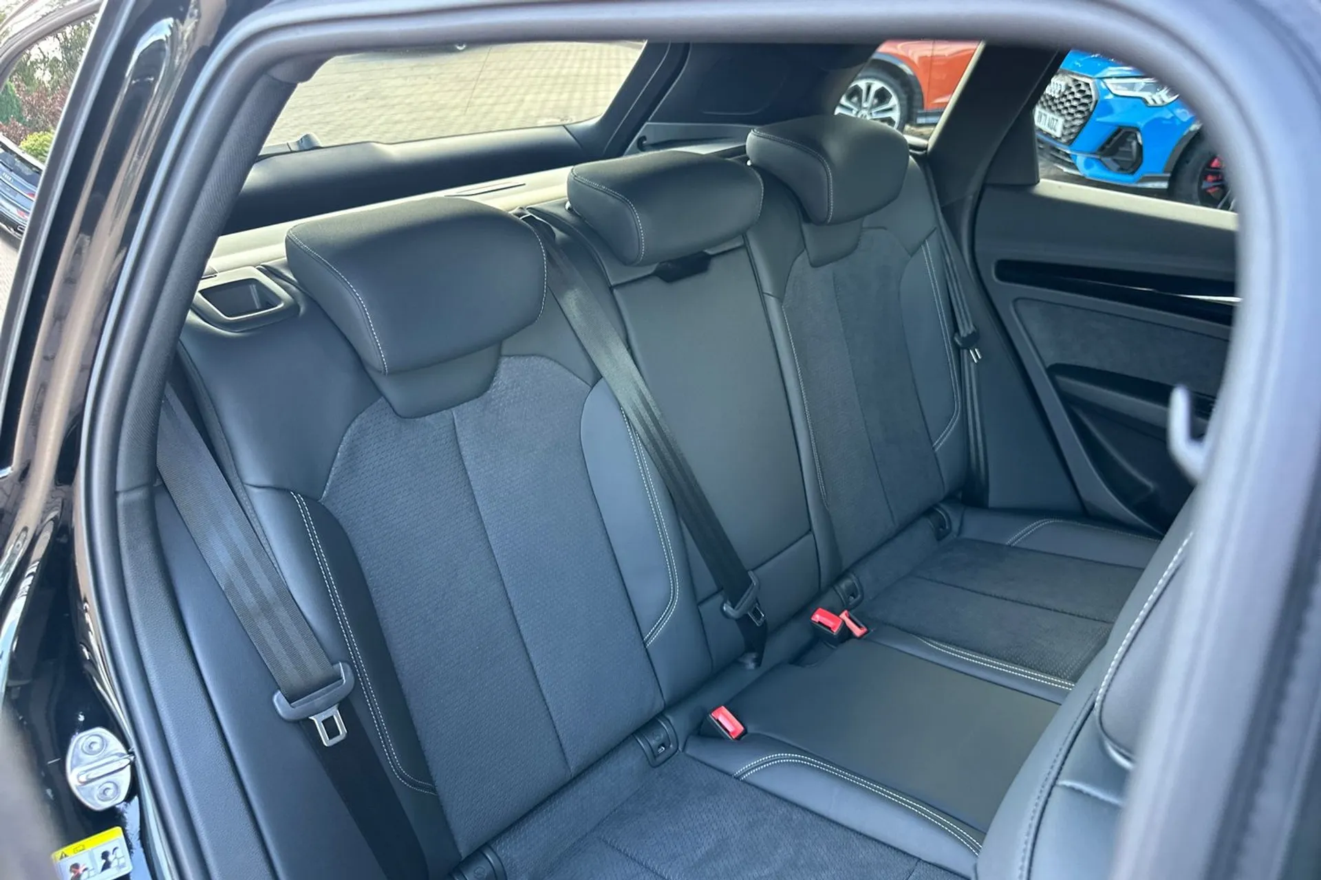 Audi Q5 thumbnail image number 32