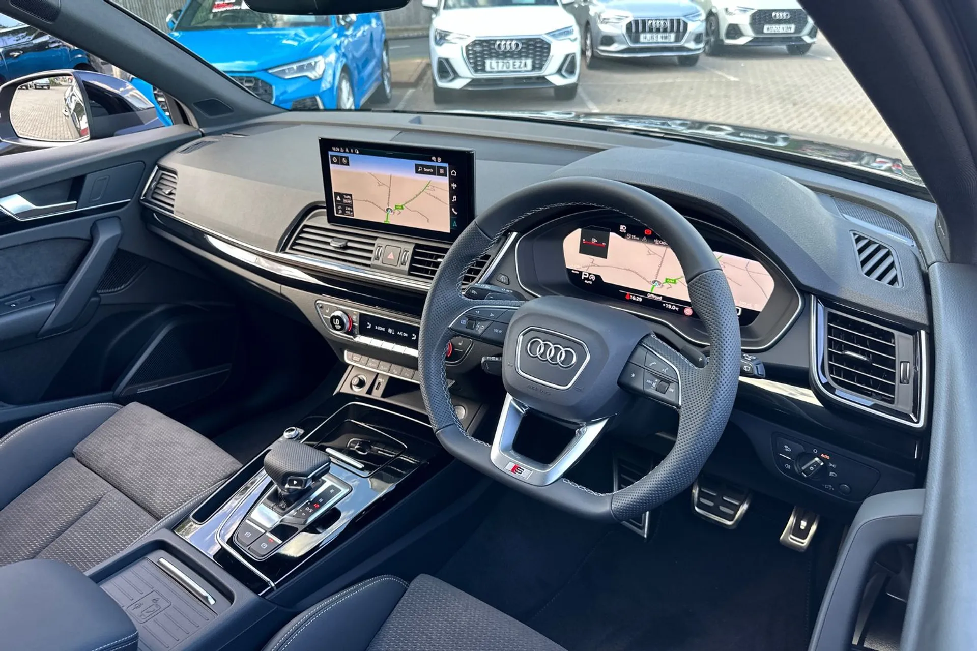 Audi Q5 thumbnail image number 36