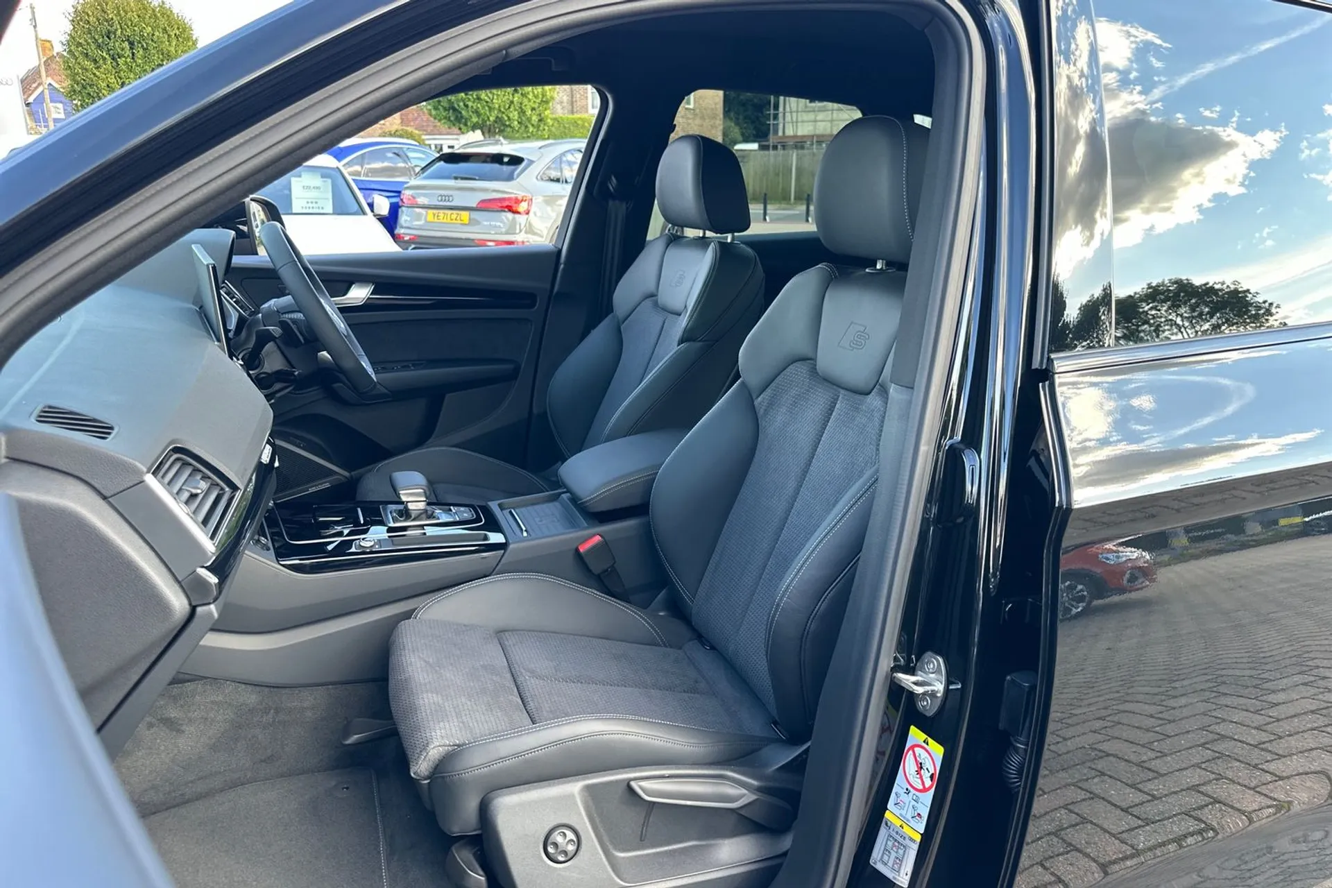 Audi Q5 thumbnail image number 38