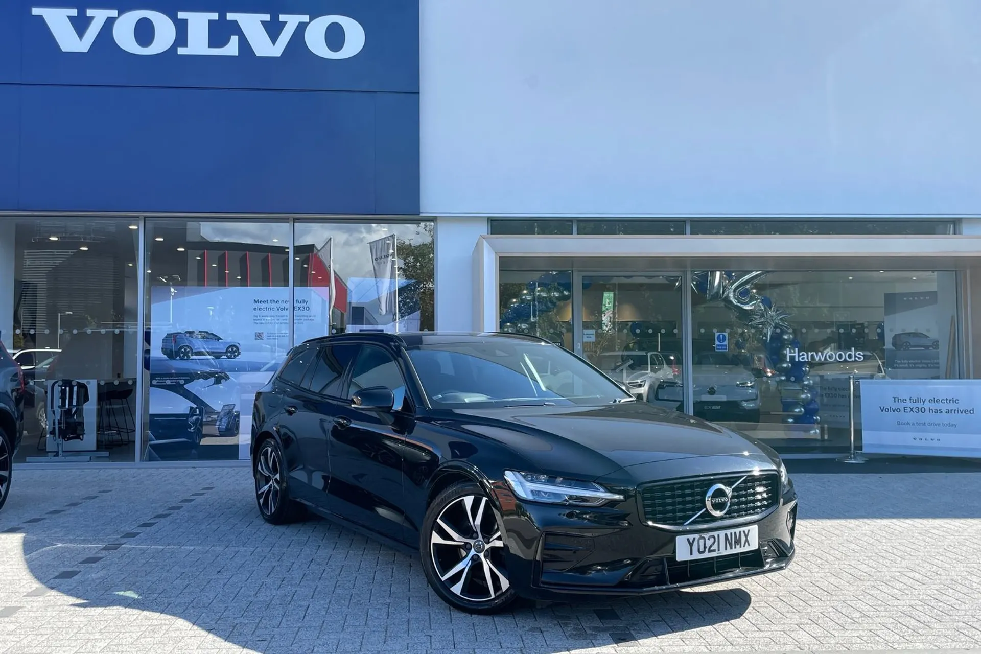 Volvo V60 focused image