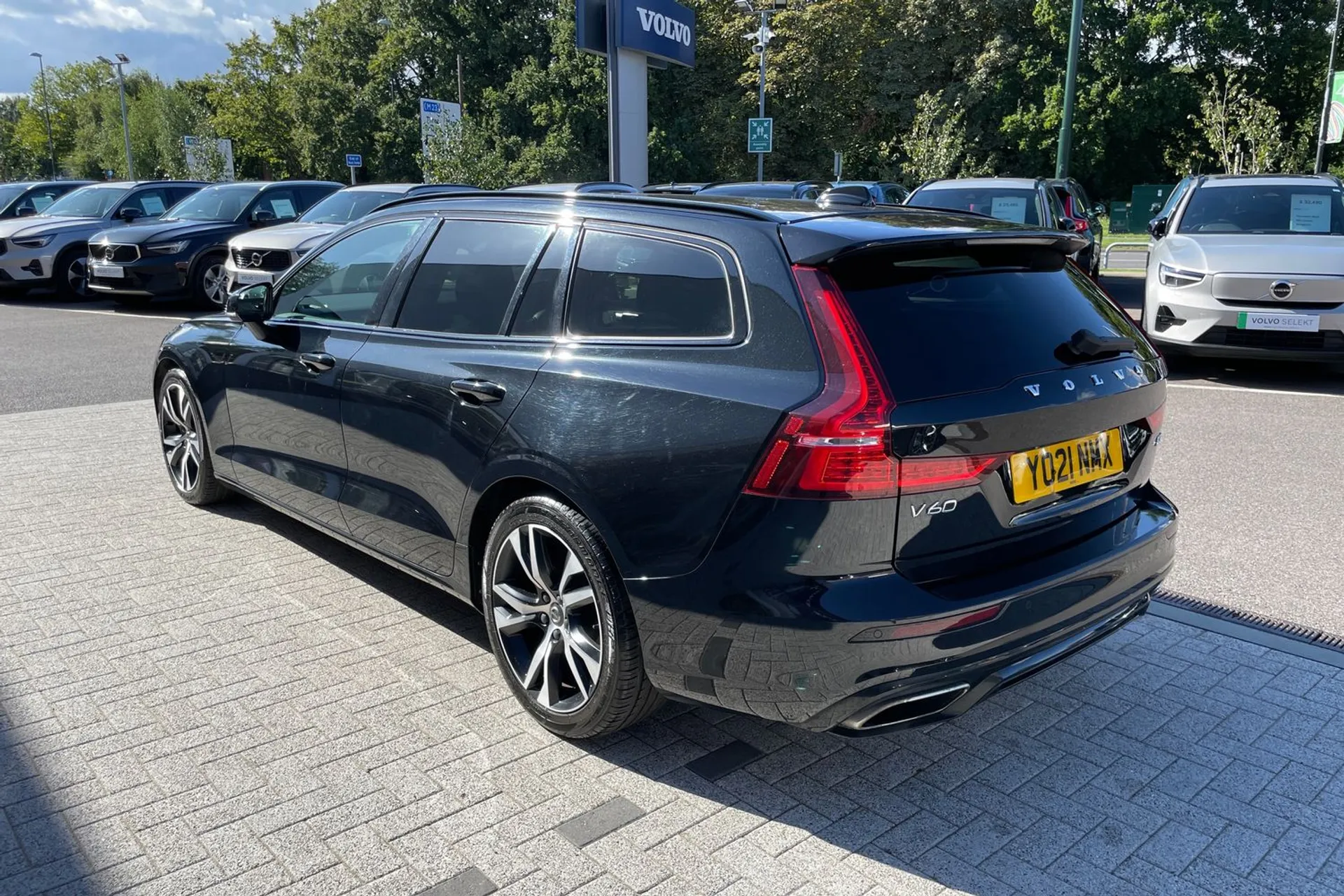 Volvo V60 thumbnail image number 9