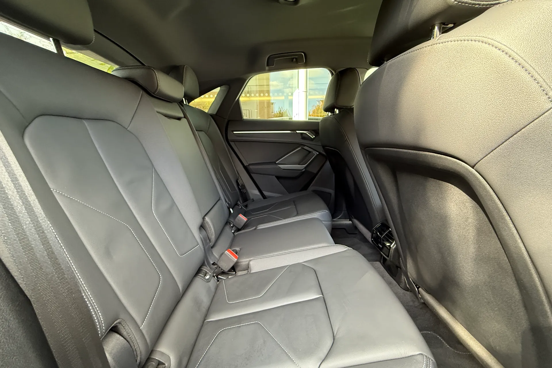 Audi Q3 thumbnail image number 46