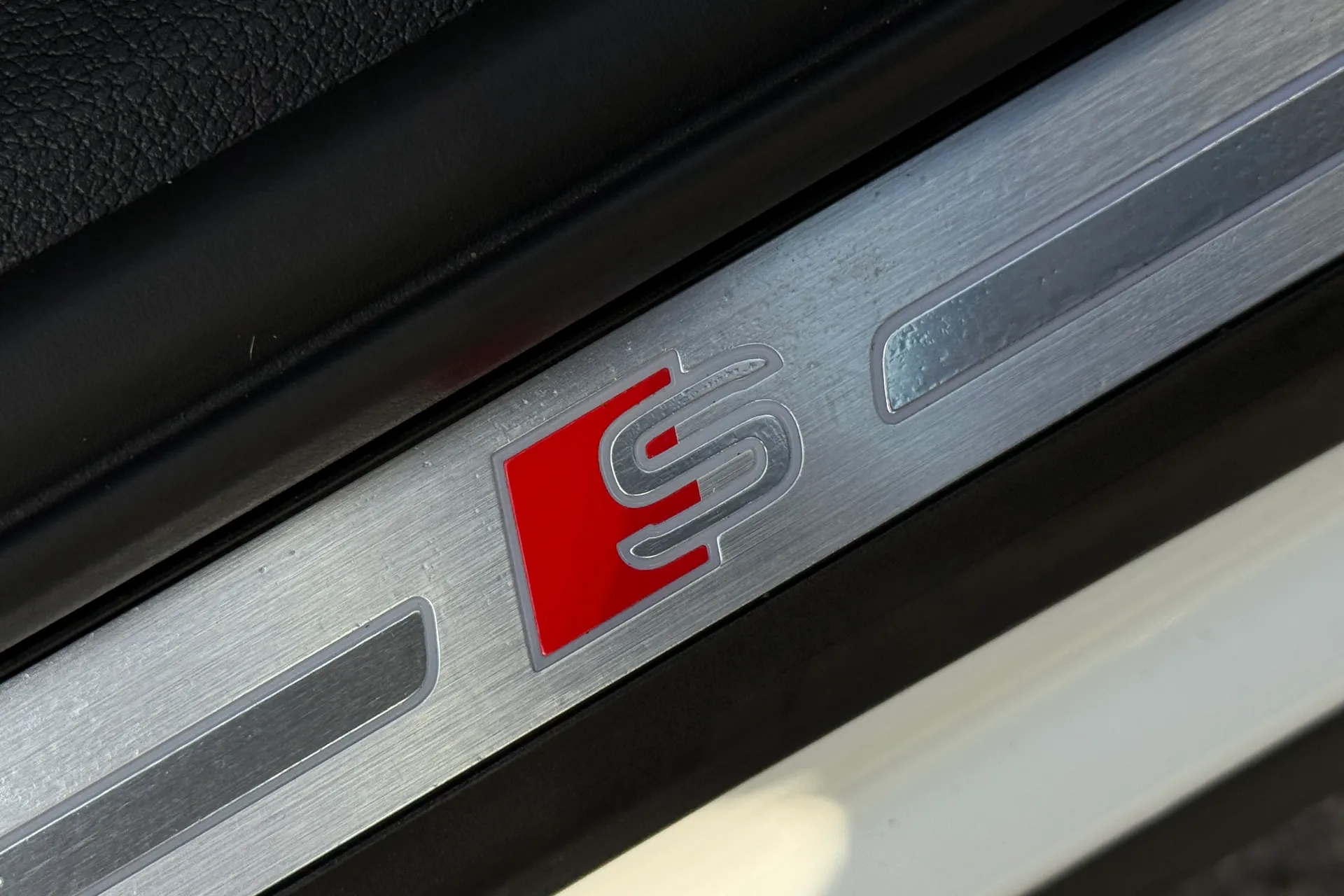 Audi Q3 thumbnail image number 37