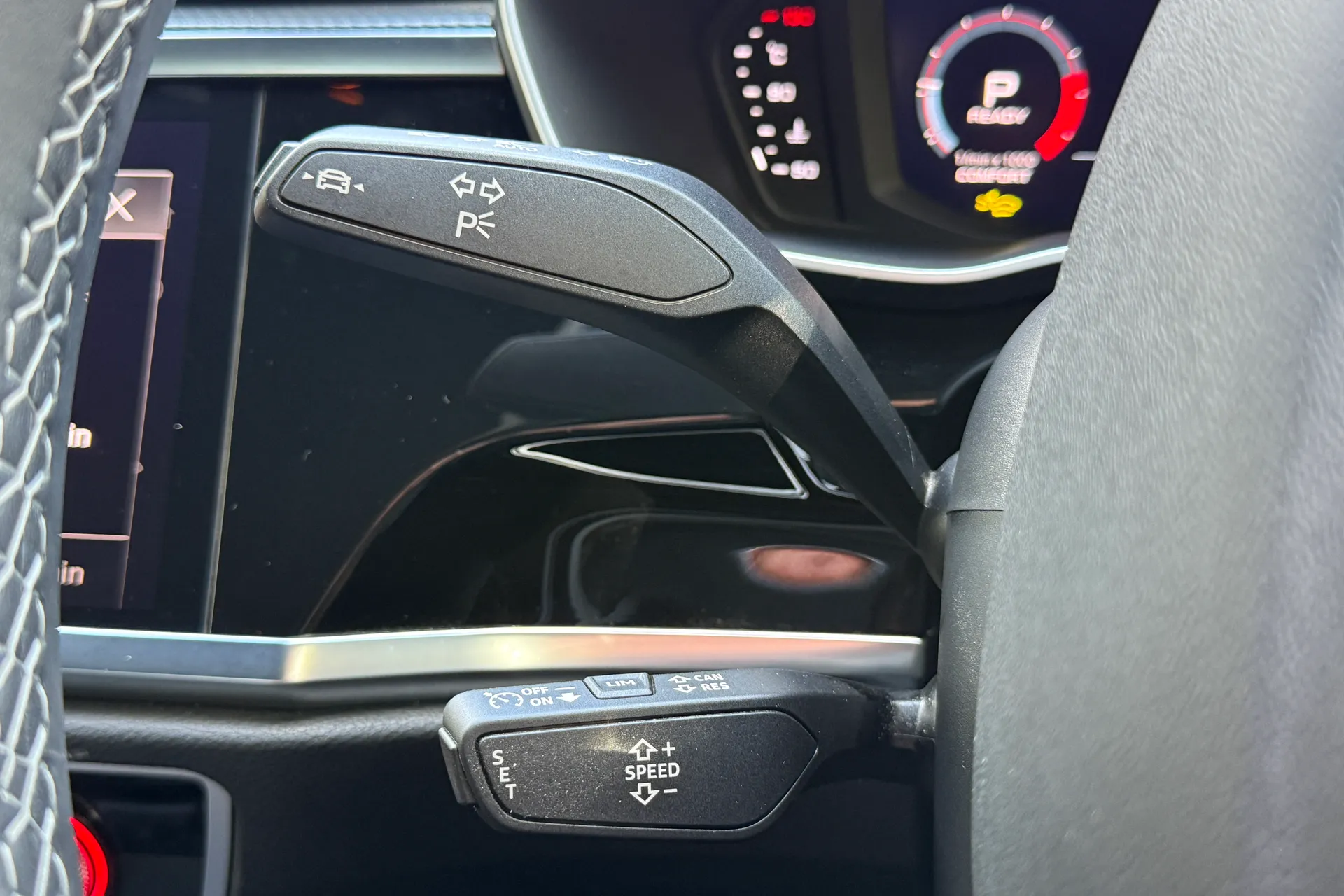 Audi Q3 thumbnail image number 13