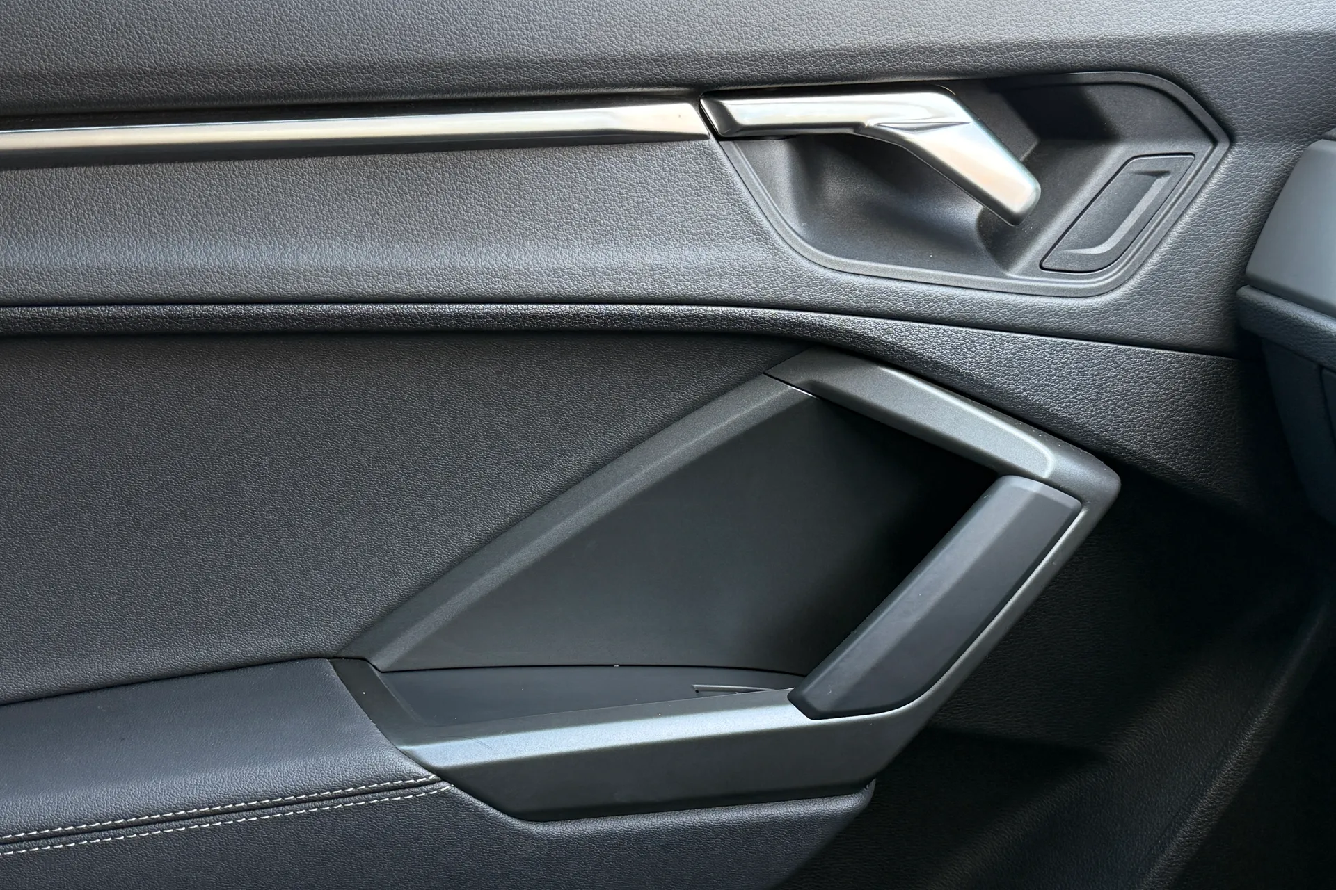 Audi Q3 thumbnail image number 34