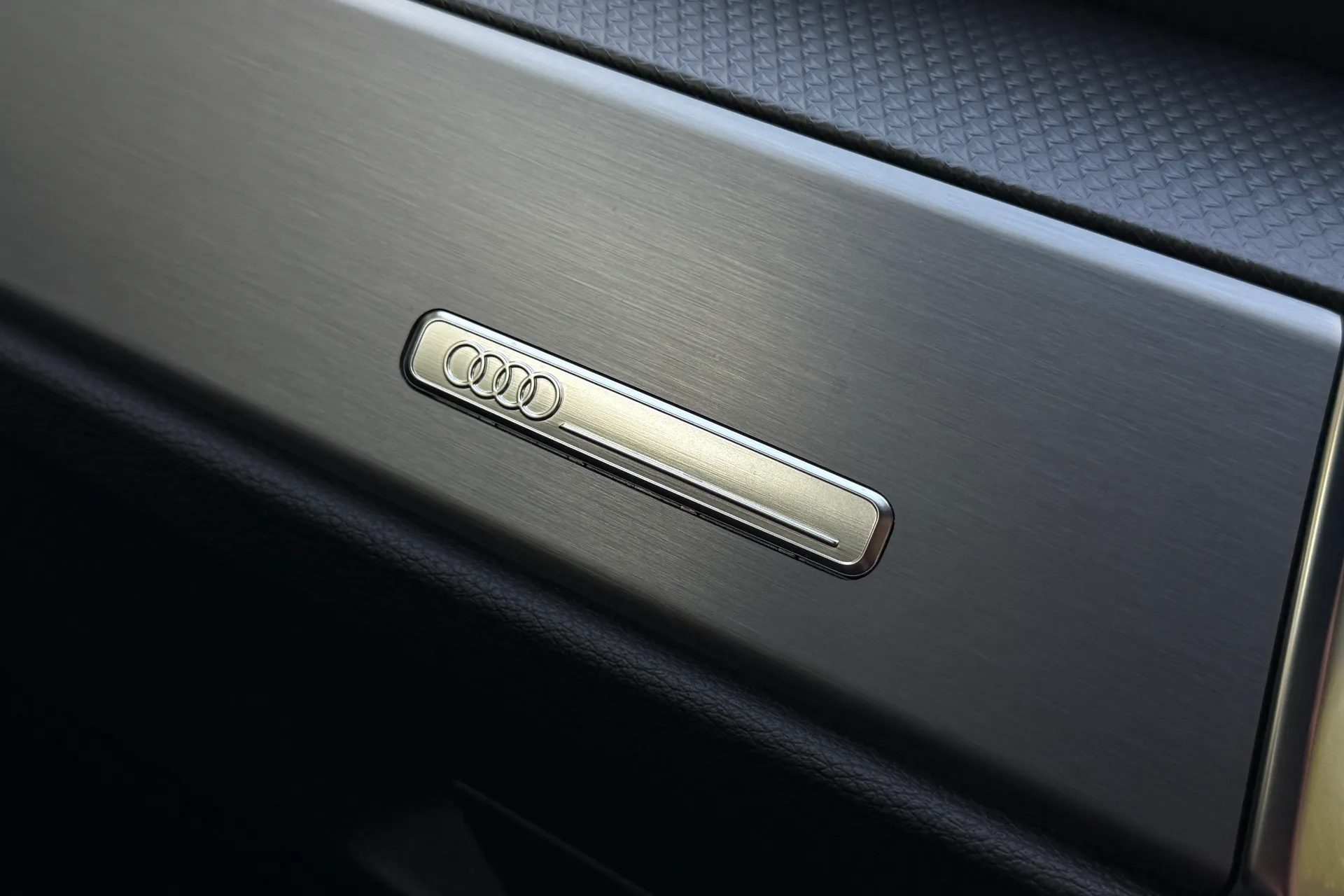 Audi Q3 thumbnail image number 33