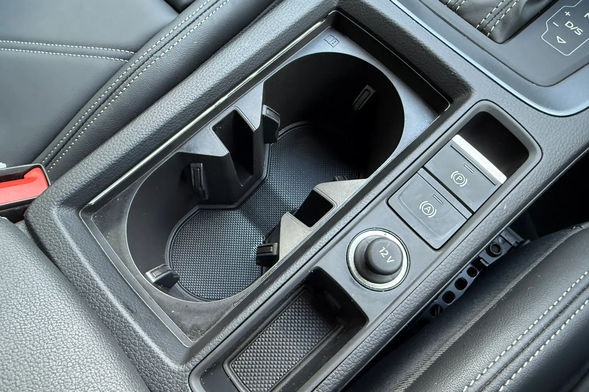 Audi Q3 thumbnail image number 31