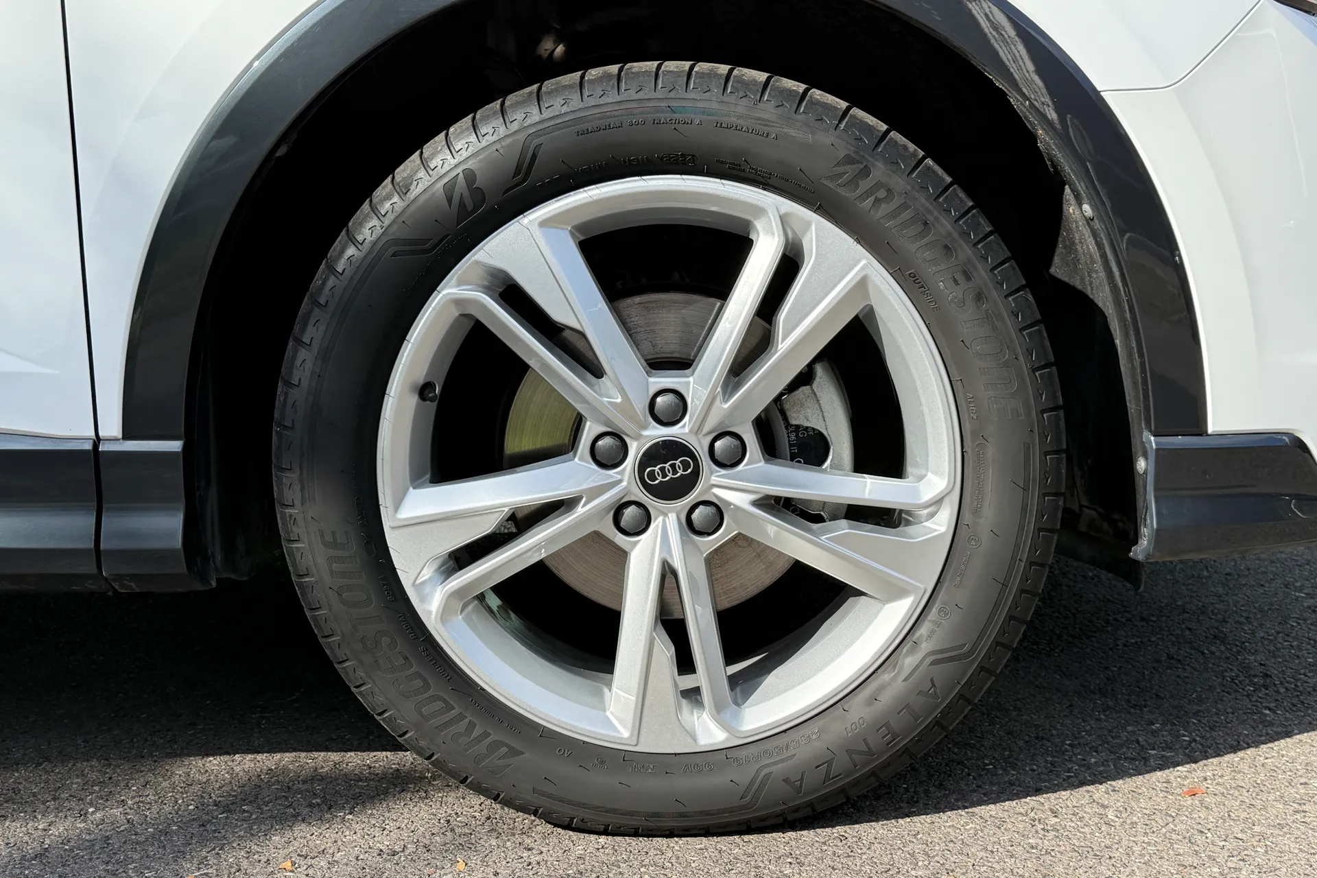 Audi Q3 thumbnail image number 7