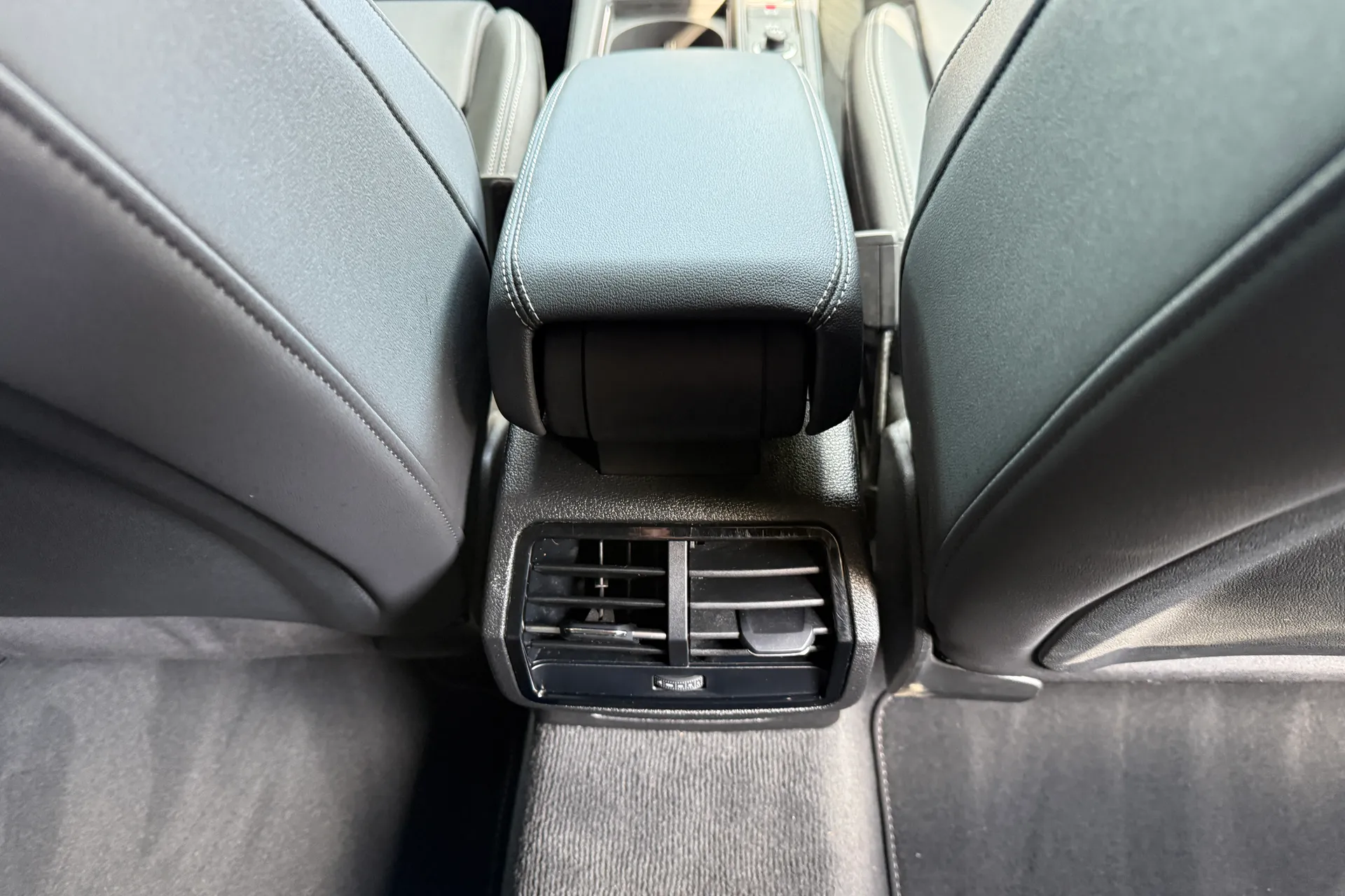 Audi Q3 thumbnail image number 51