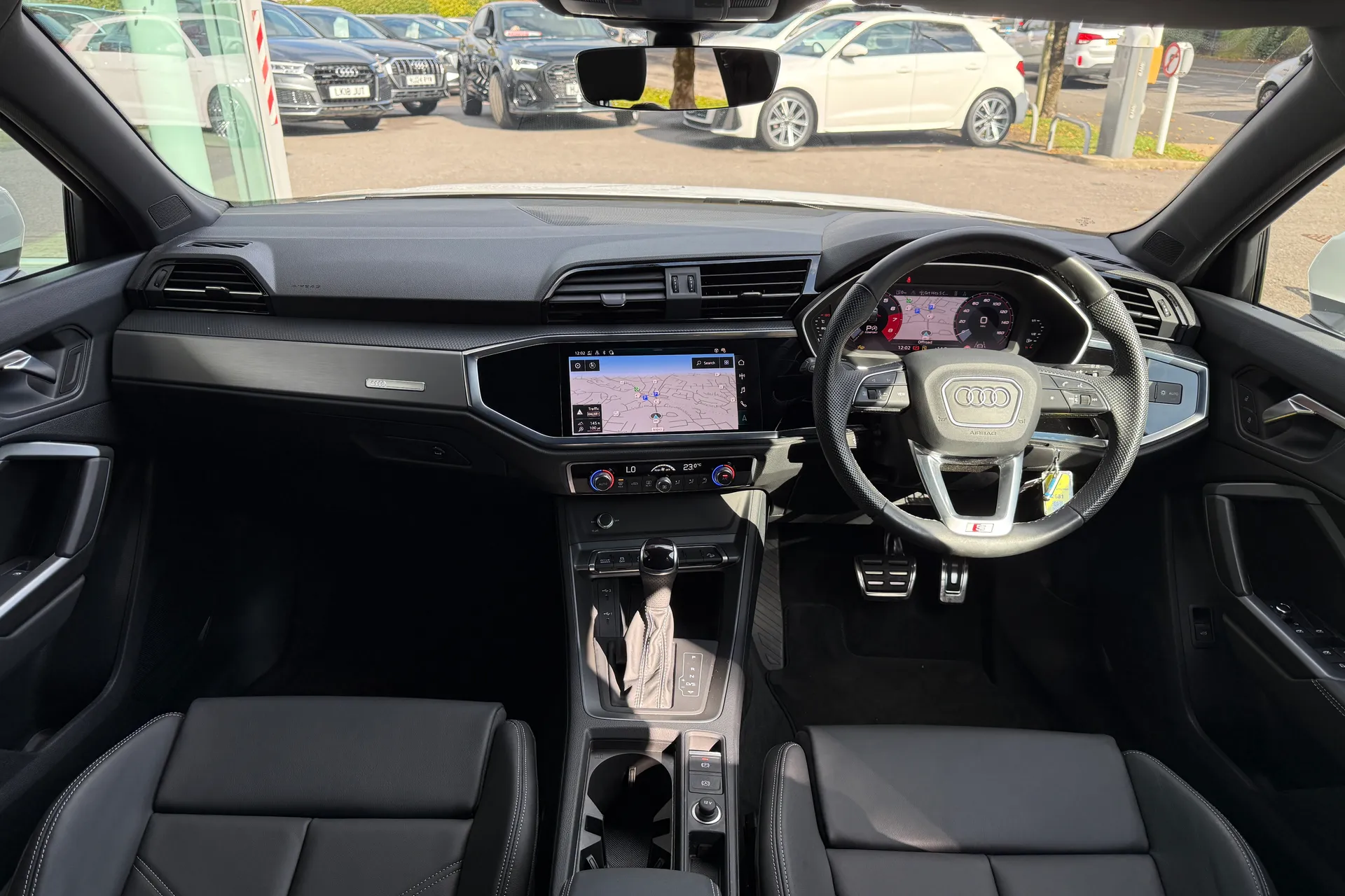 Audi Q3 thumbnail image number 3