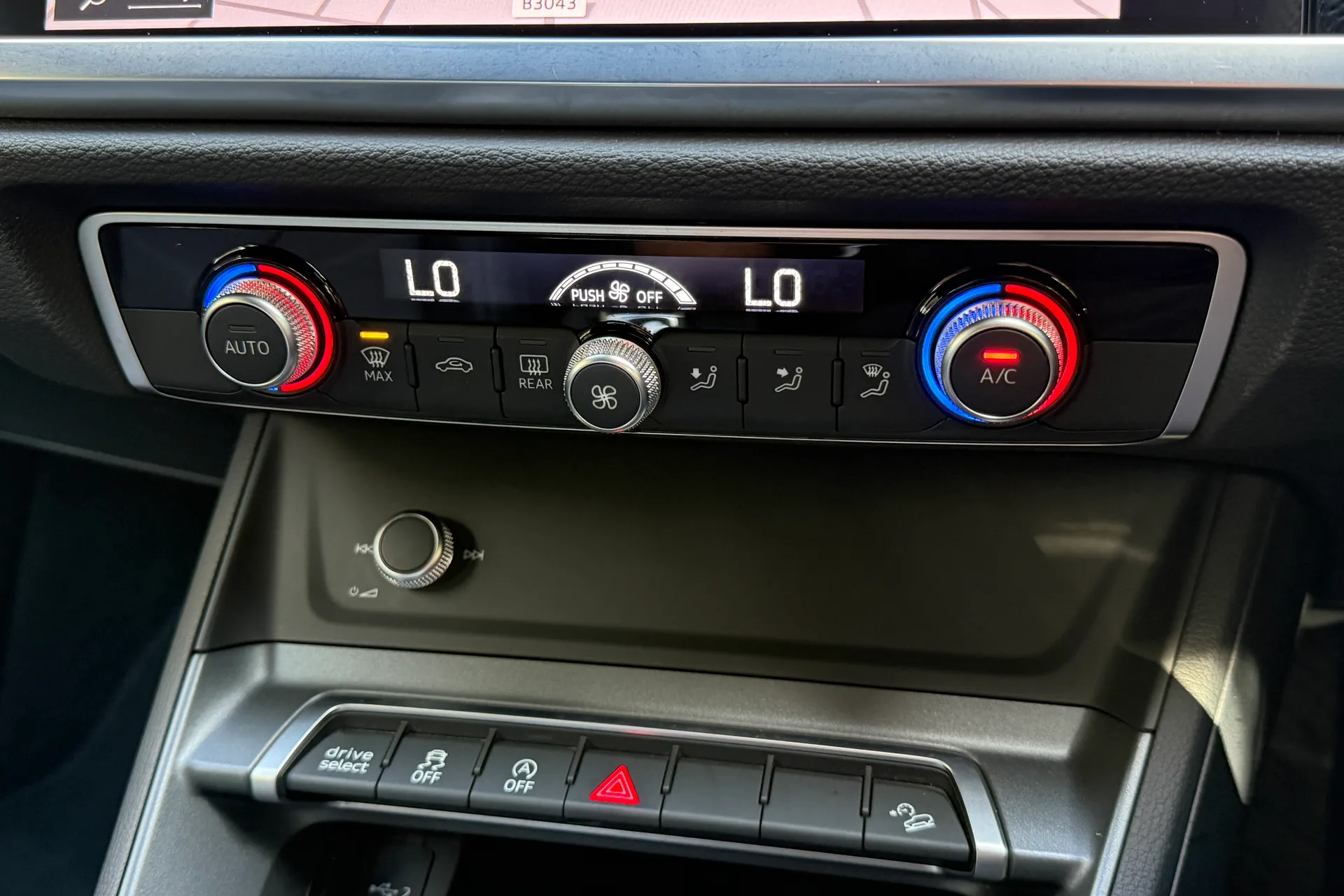 Audi Q3 thumbnail image number 27