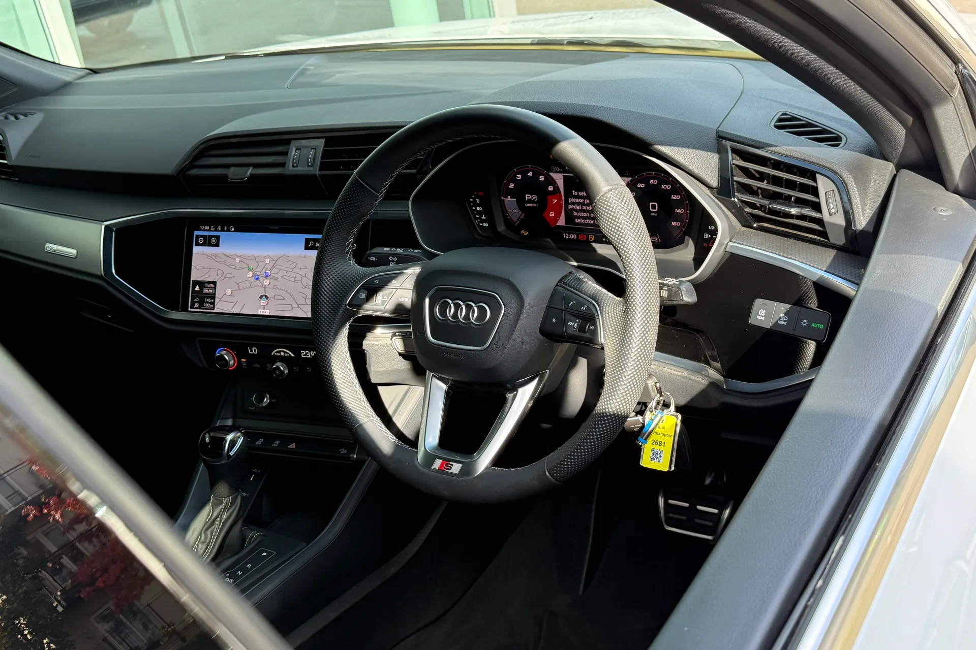 Audi Q3 thumbnail image number 39