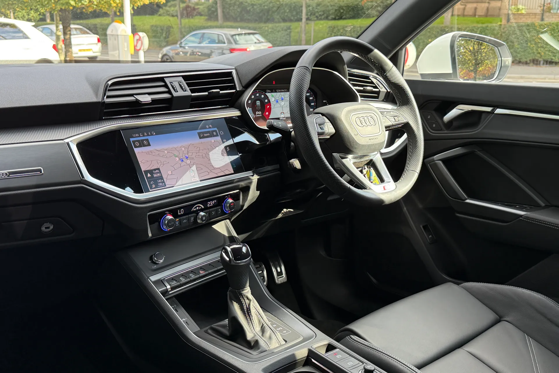 Audi Q3 thumbnail image number 61