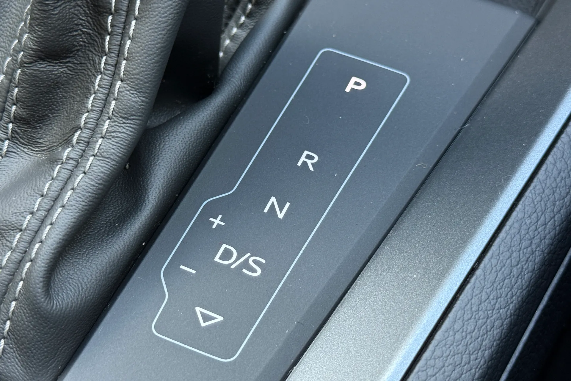 Audi Q3 thumbnail image number 28