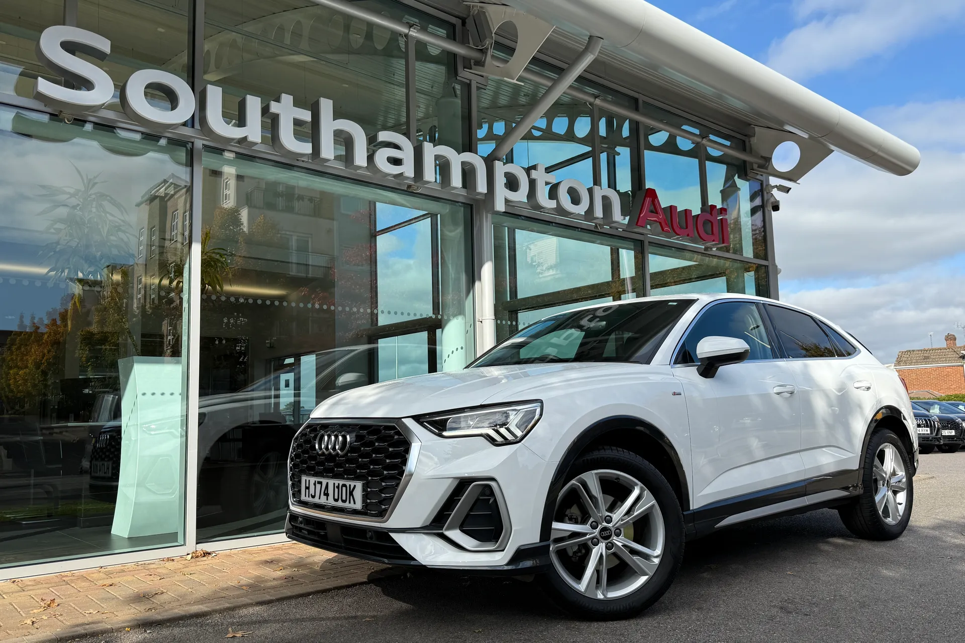 Audi Q3 thumbnail image number 65