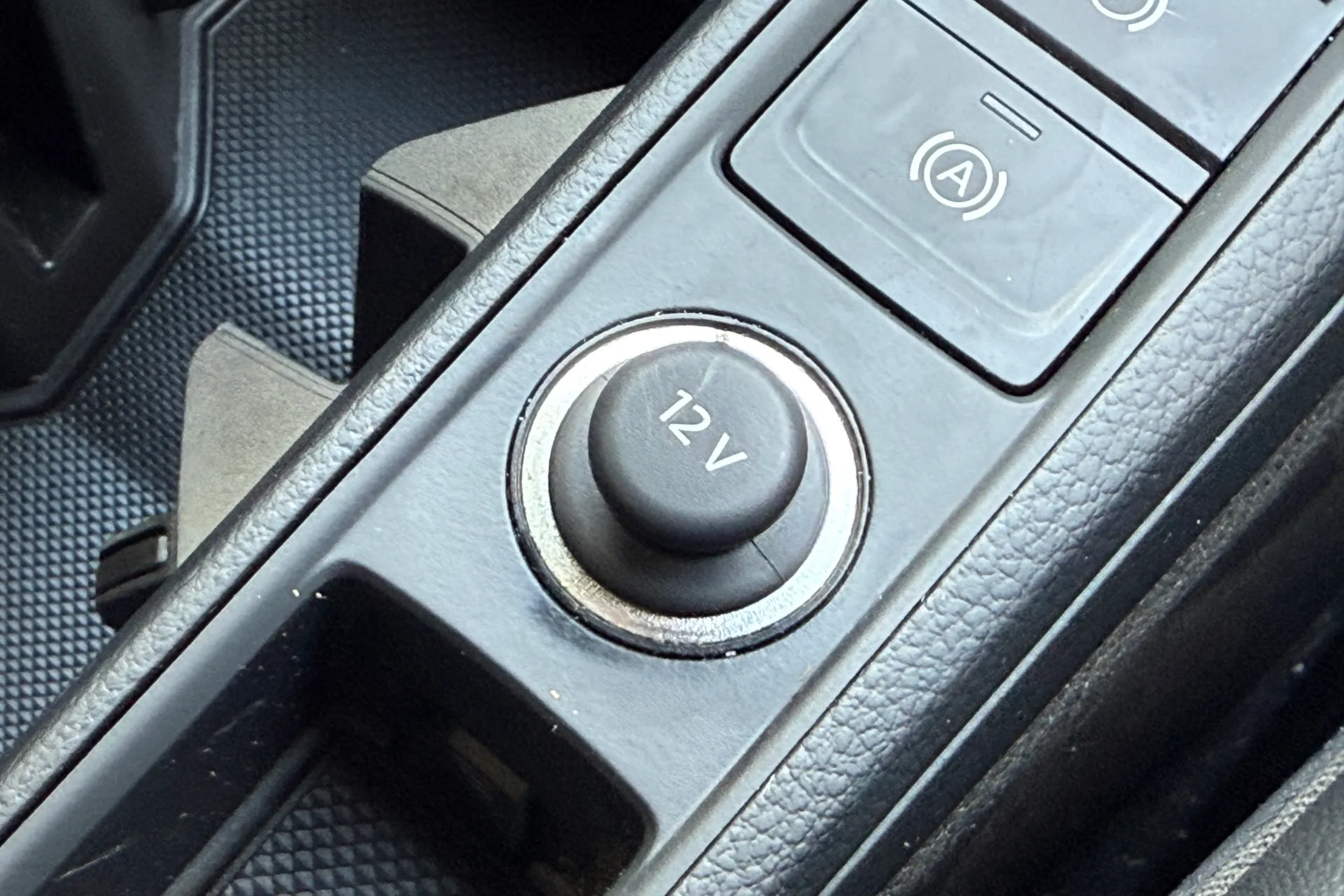 Audi Q3 thumbnail image number 30