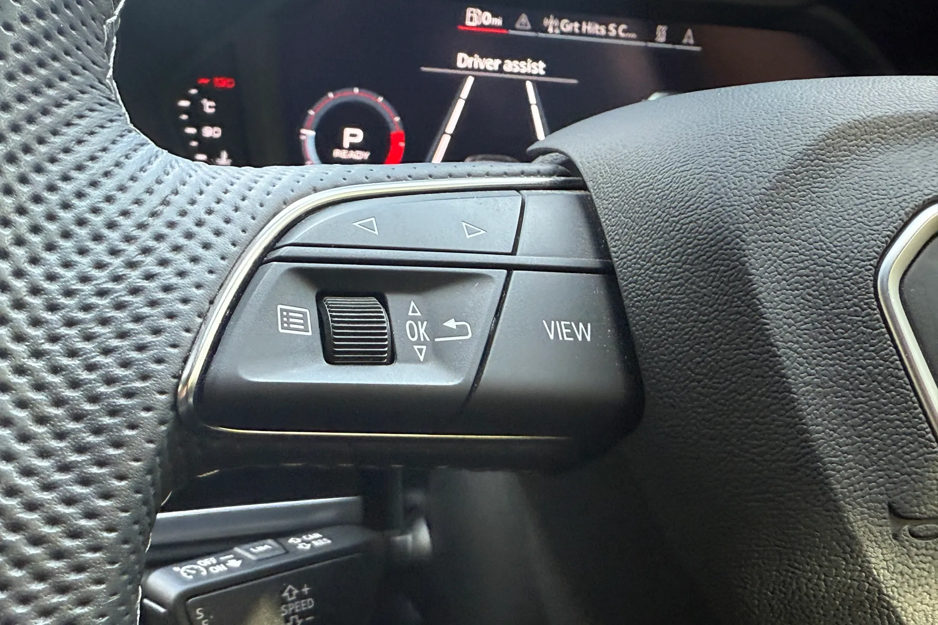 Audi Q3 thumbnail image number 10