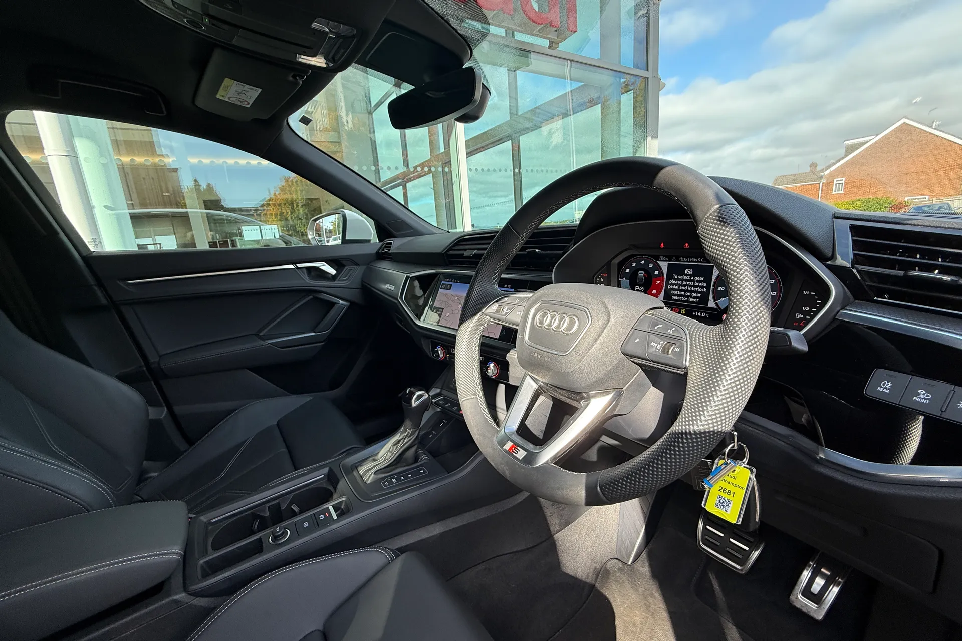 Audi Q3 thumbnail image number 8