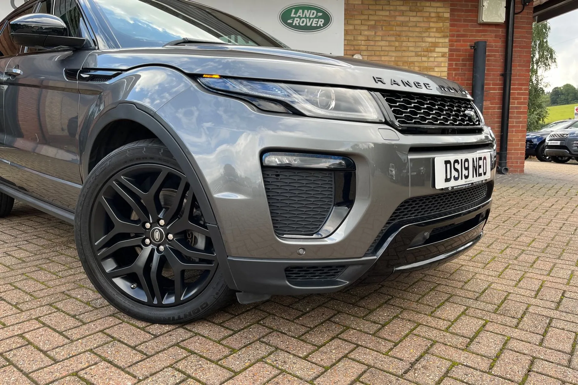 LAND ROVER RANGE ROVER EVOQUE thumbnail image number 19