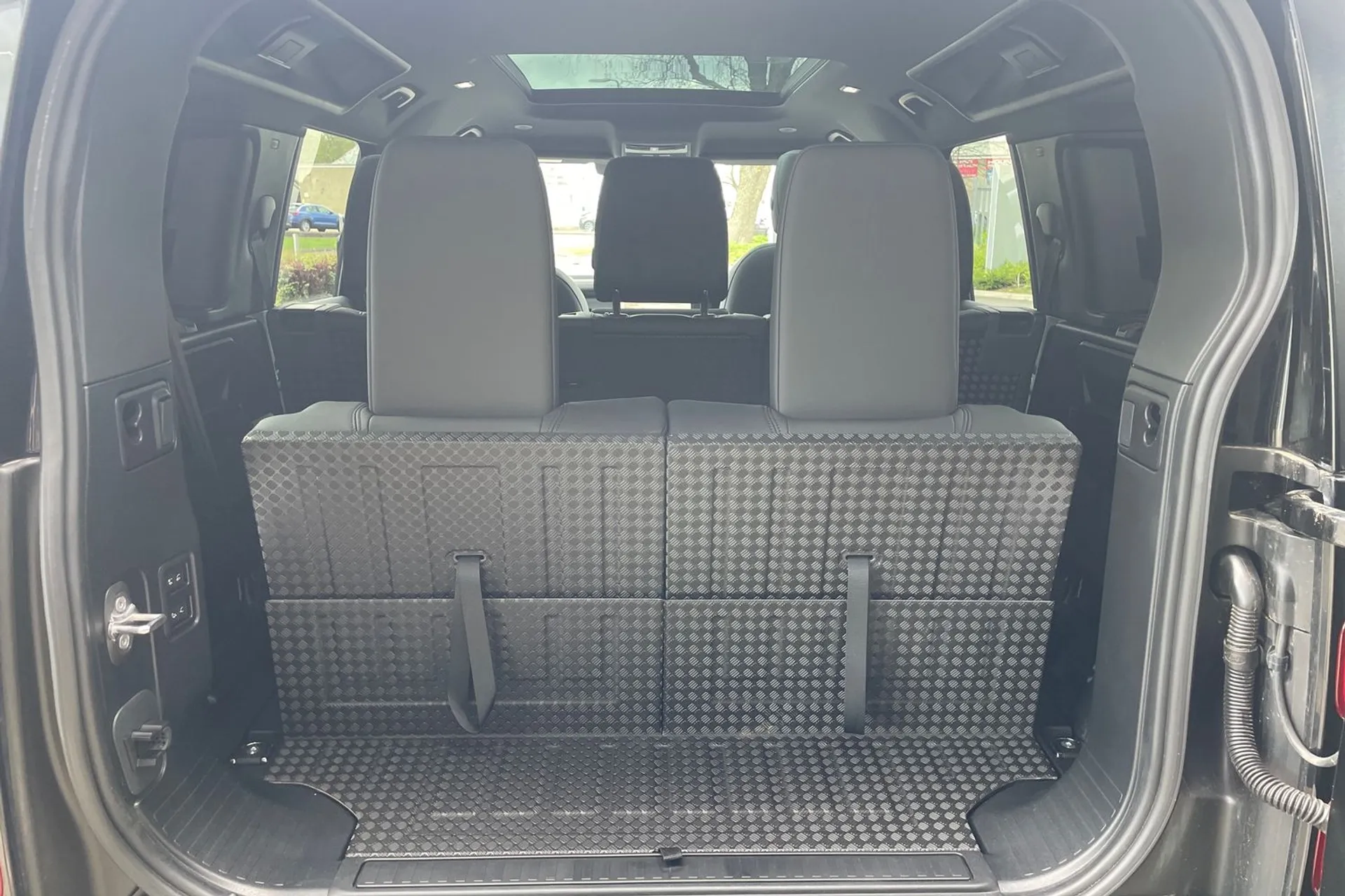 LAND ROVER DEFENDER thumbnail image number 33