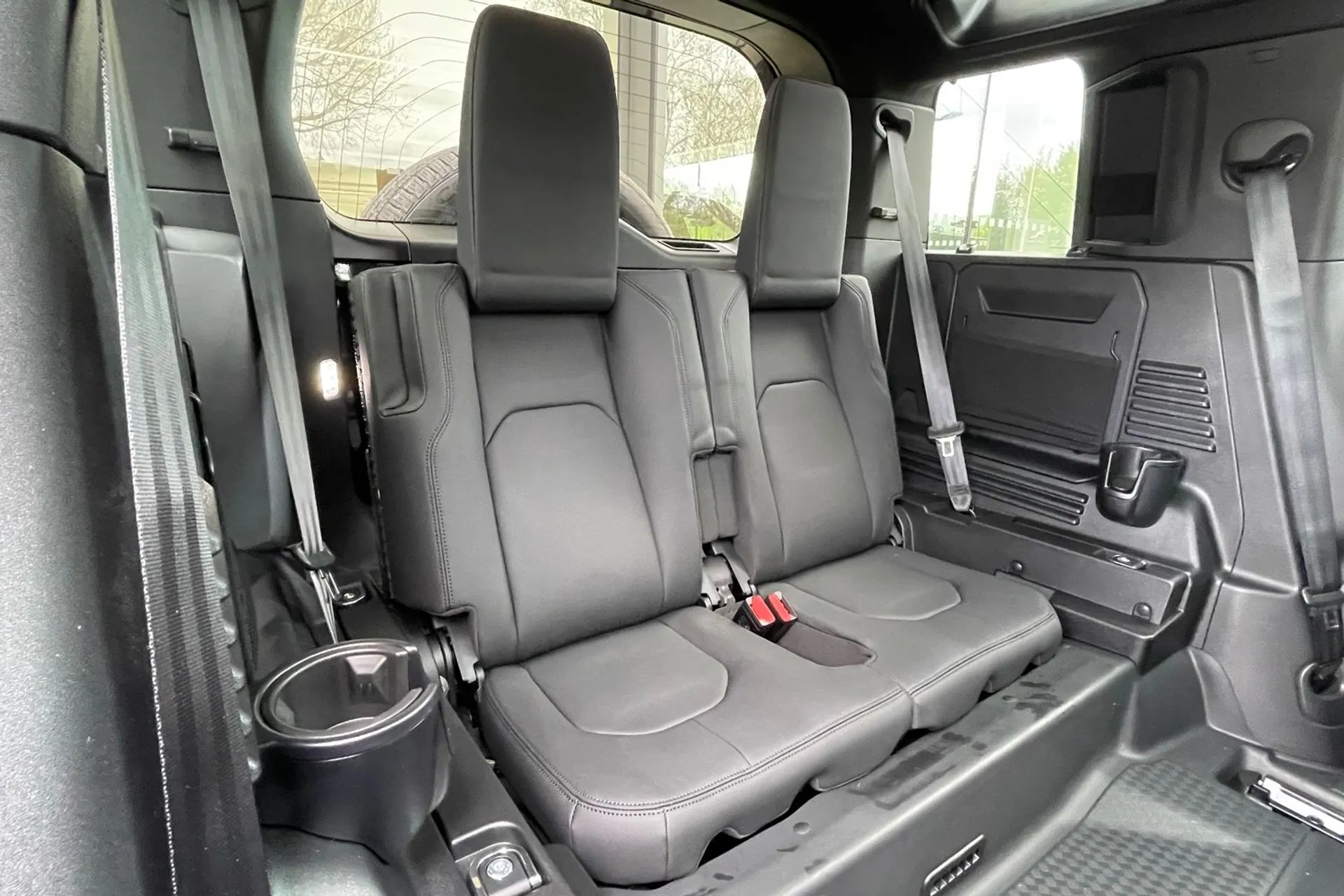 LAND ROVER DEFENDER thumbnail image number 34
