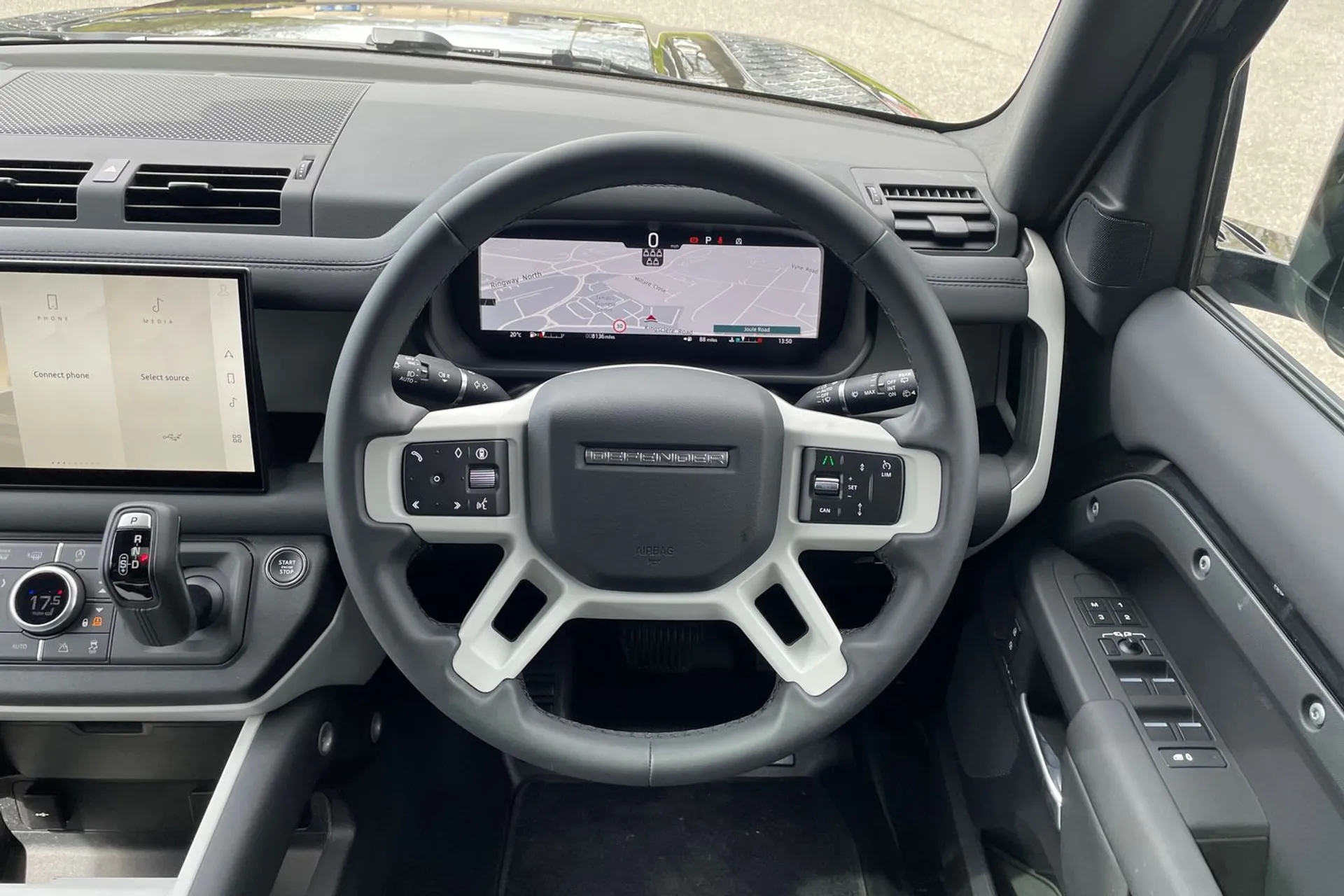 LAND ROVER DEFENDER thumbnail image number 11