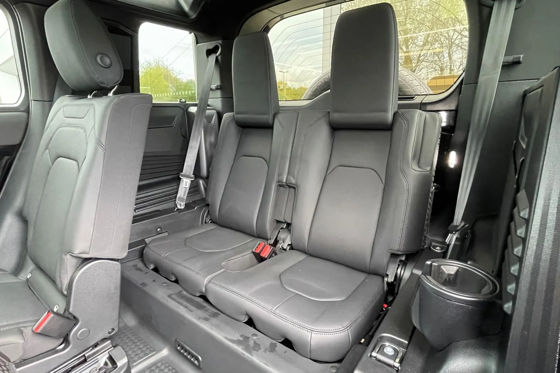 LAND ROVER DEFENDER thumbnail image number 35