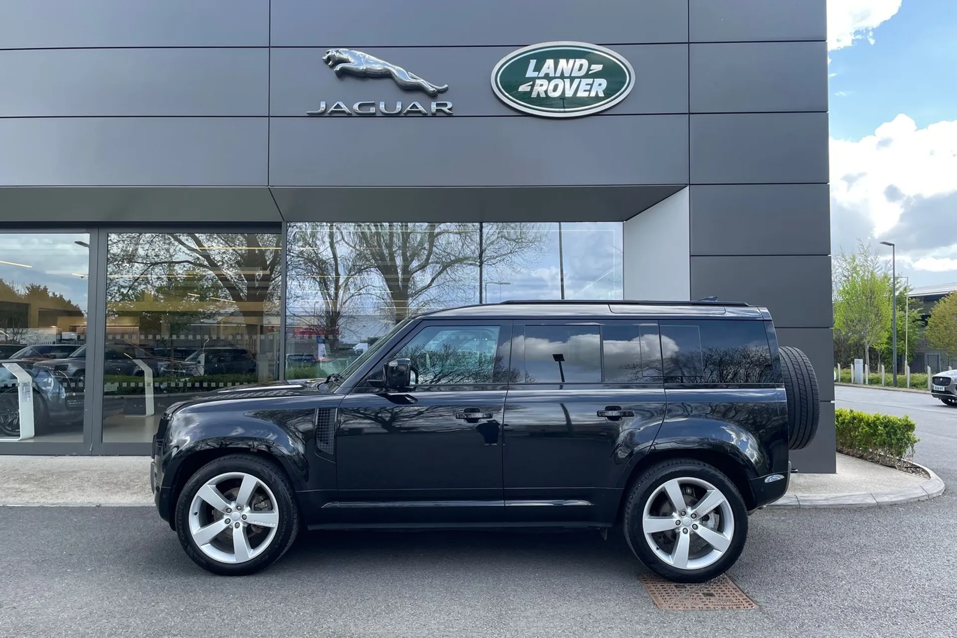 LAND ROVER DEFENDER thumbnail image number 26