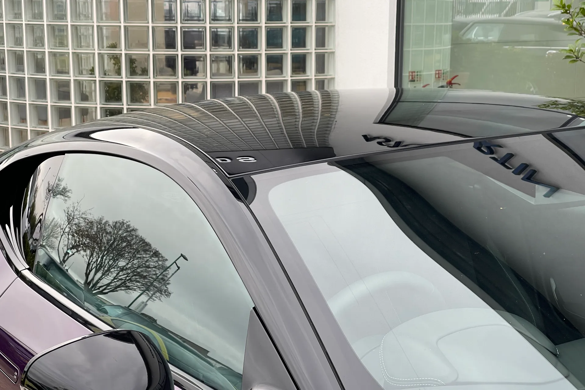 Aston Martin DB12 thumbnail image number 35