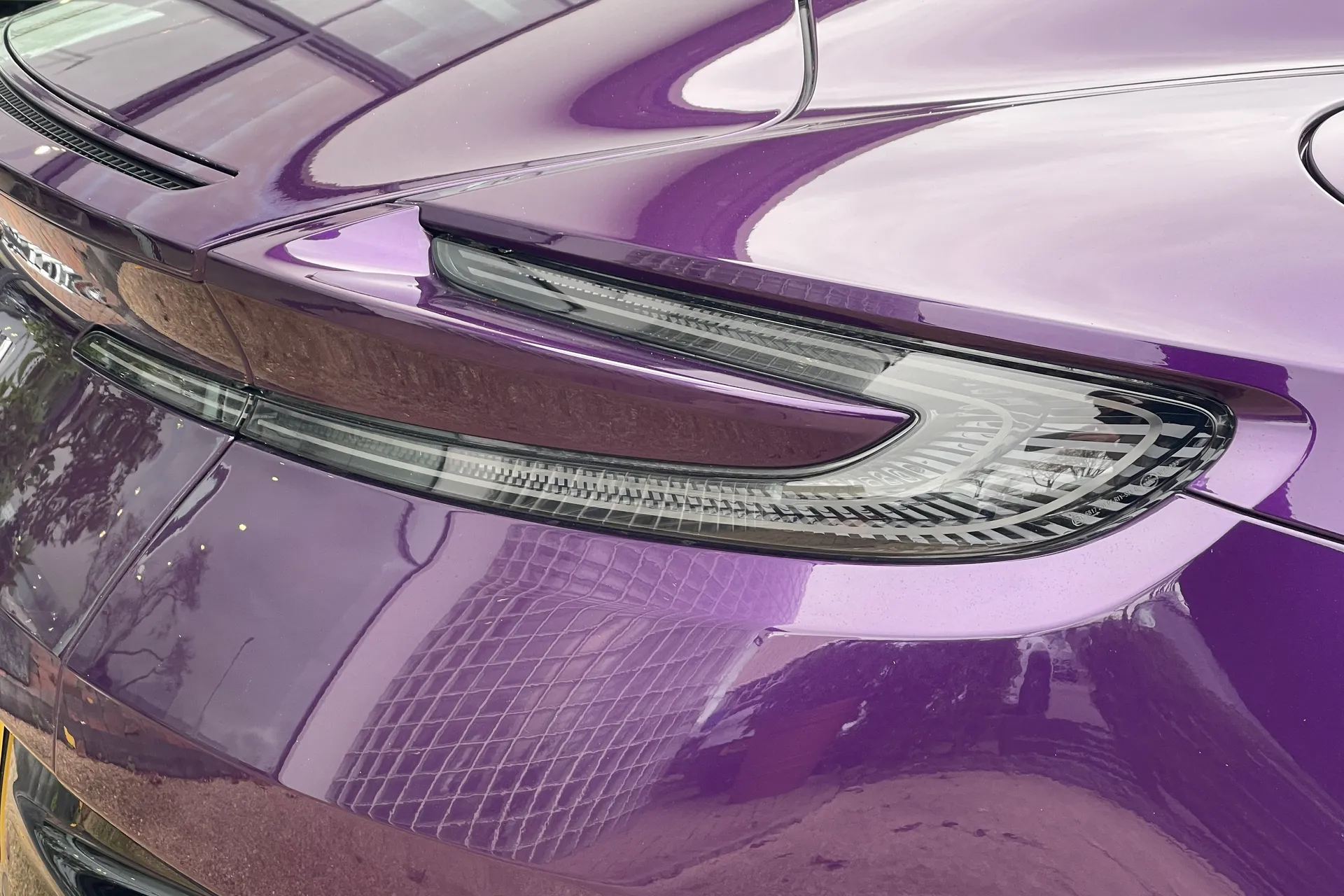 Aston Martin DB12 thumbnail image number 25