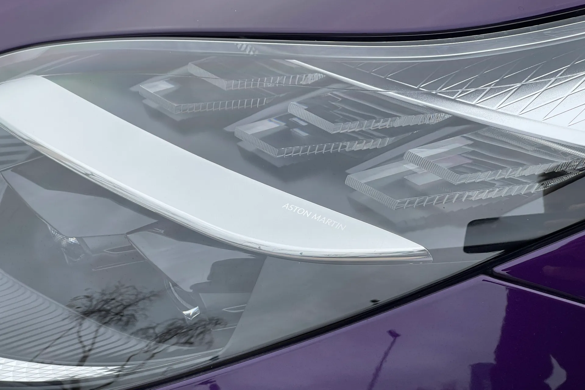 Aston Martin DB12 thumbnail image number 29