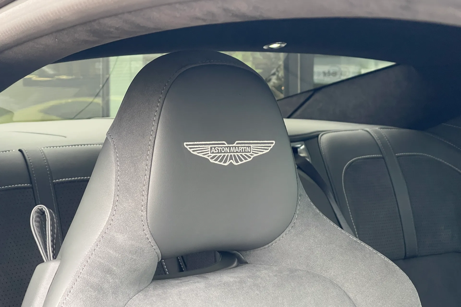 Aston Martin DB12 thumbnail image number 5