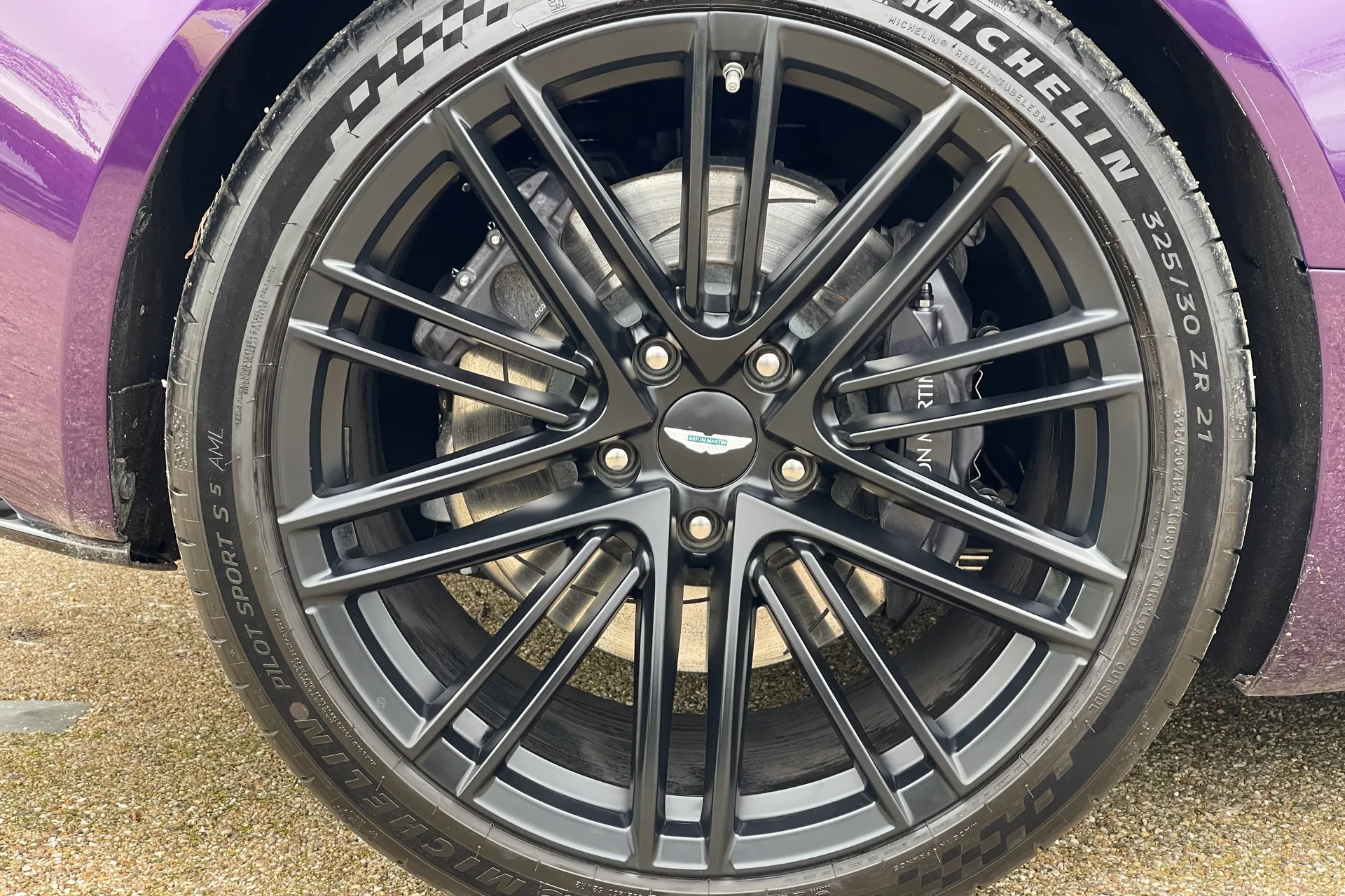 Aston Martin DB12 thumbnail image number 4