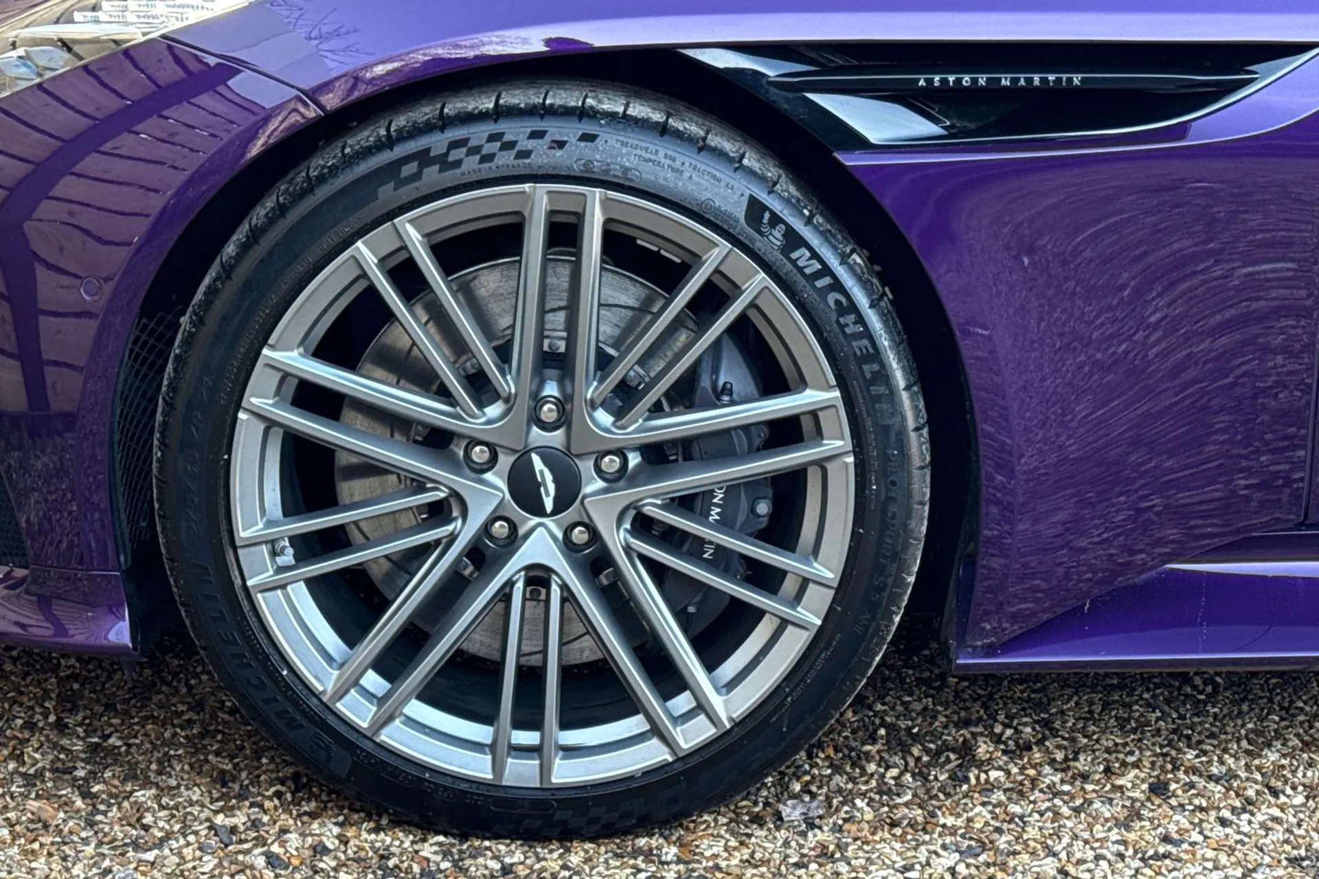 Aston Martin DB12 thumbnail image number 14