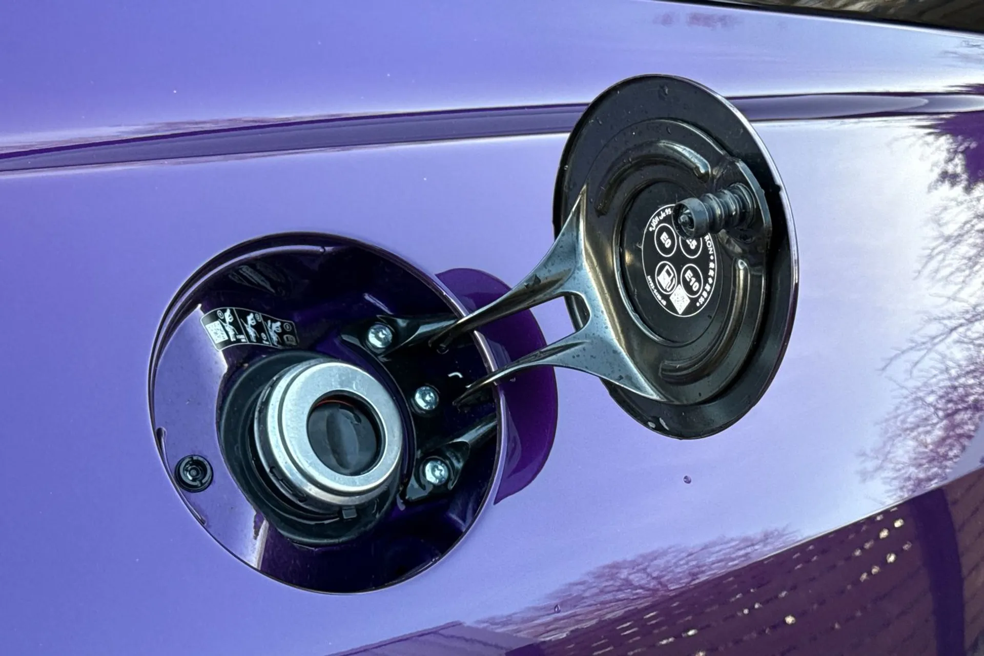 Aston Martin DB12 thumbnail image number 20