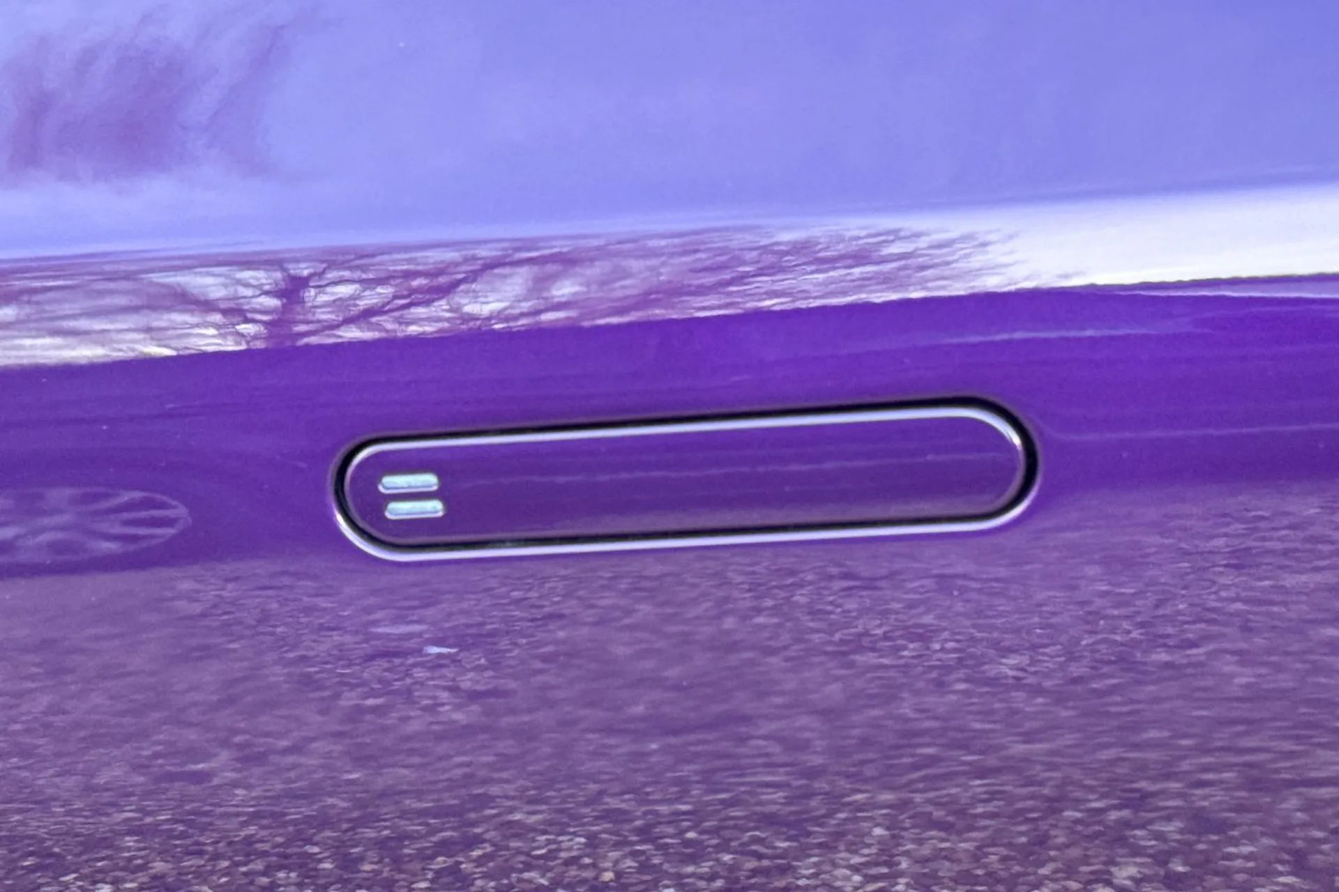 Aston Martin DB12 thumbnail image number 17