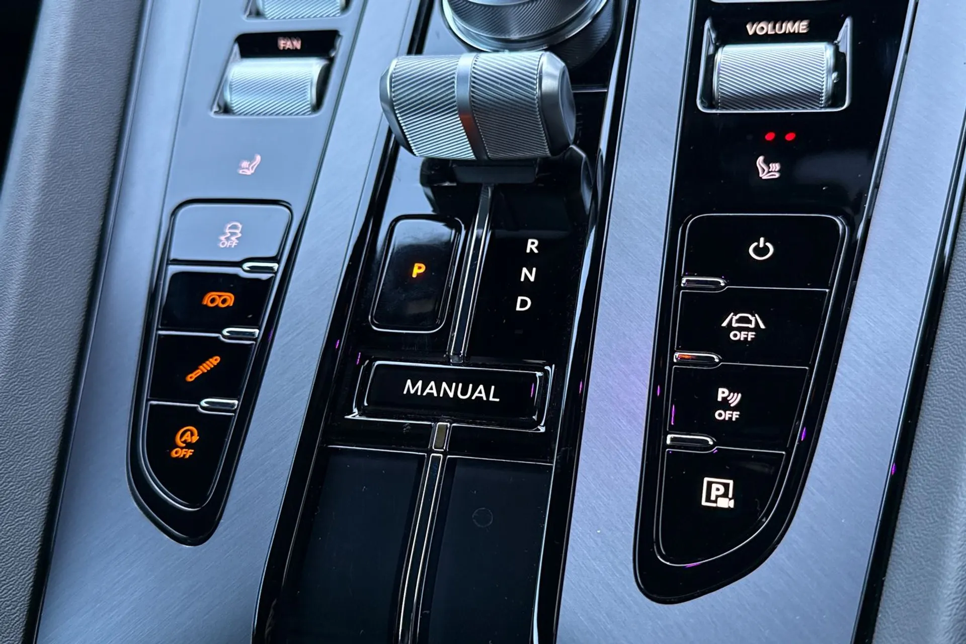 Aston Martin DB12 thumbnail image number 50