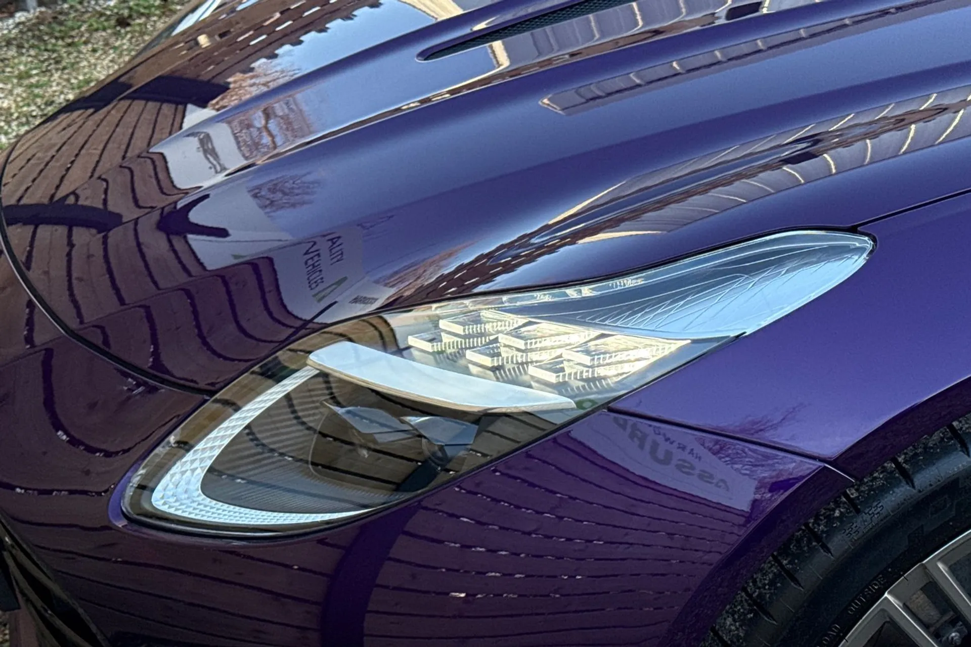 Aston Martin DB12 thumbnail image number 37