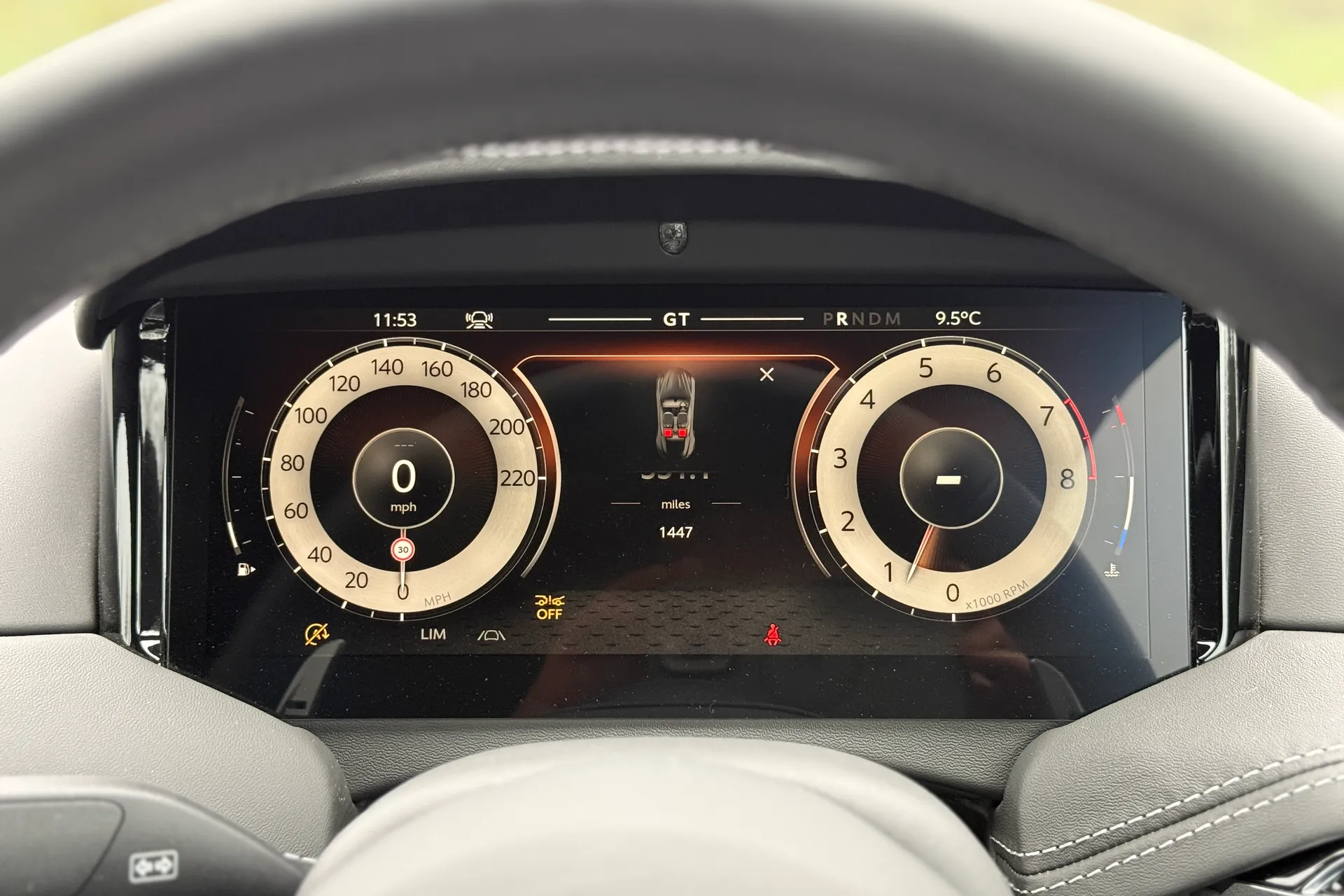 Aston Martin DB12 thumbnail image number 29