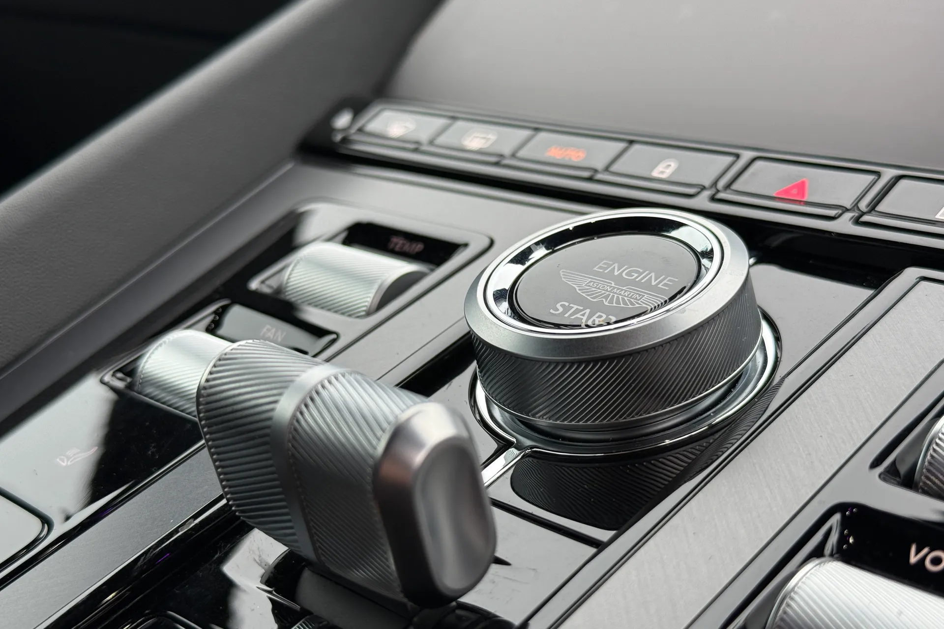 Aston Martin DB12 thumbnail image number 17