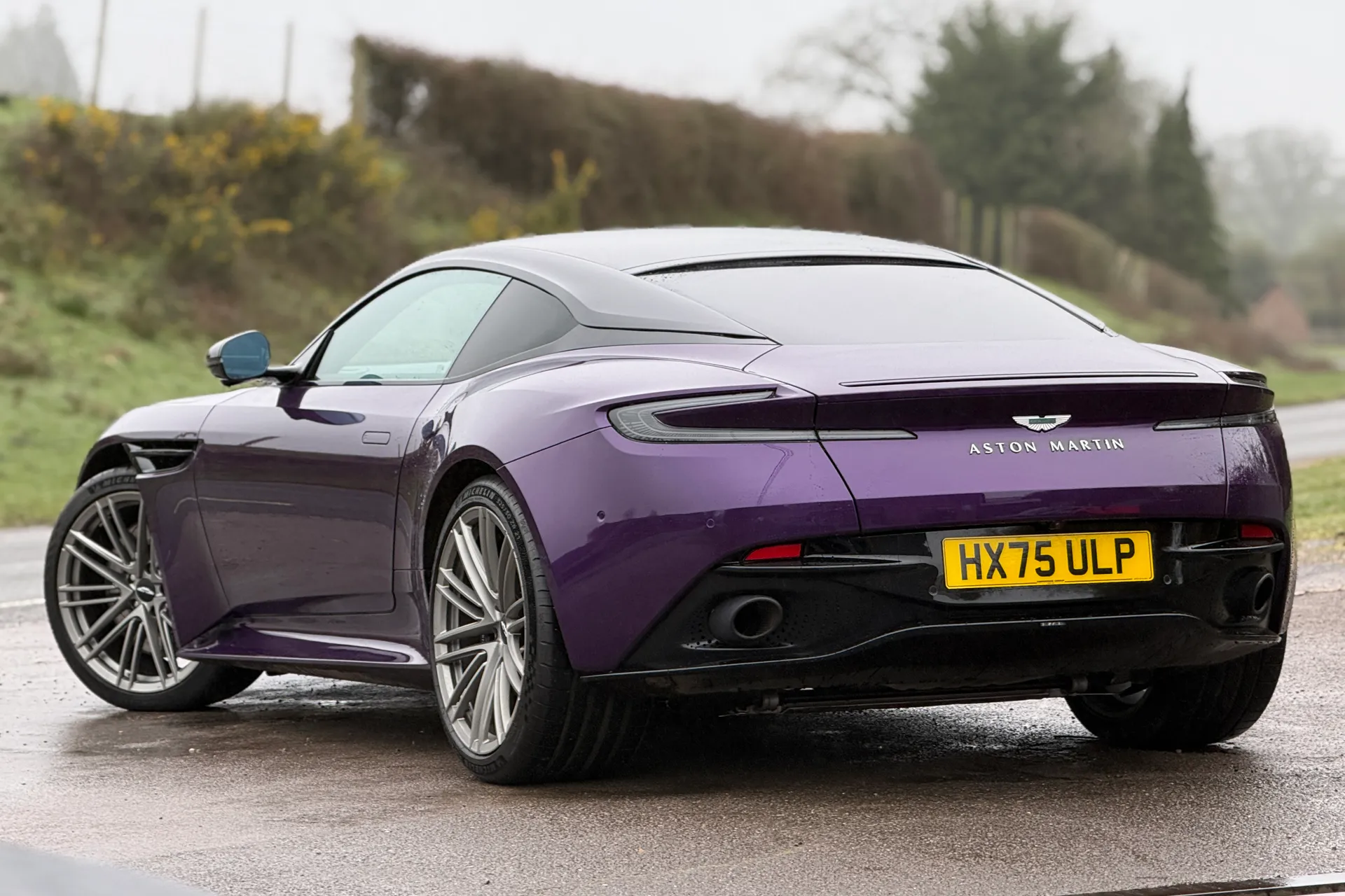 Aston Martin DB12 thumbnail image number 15