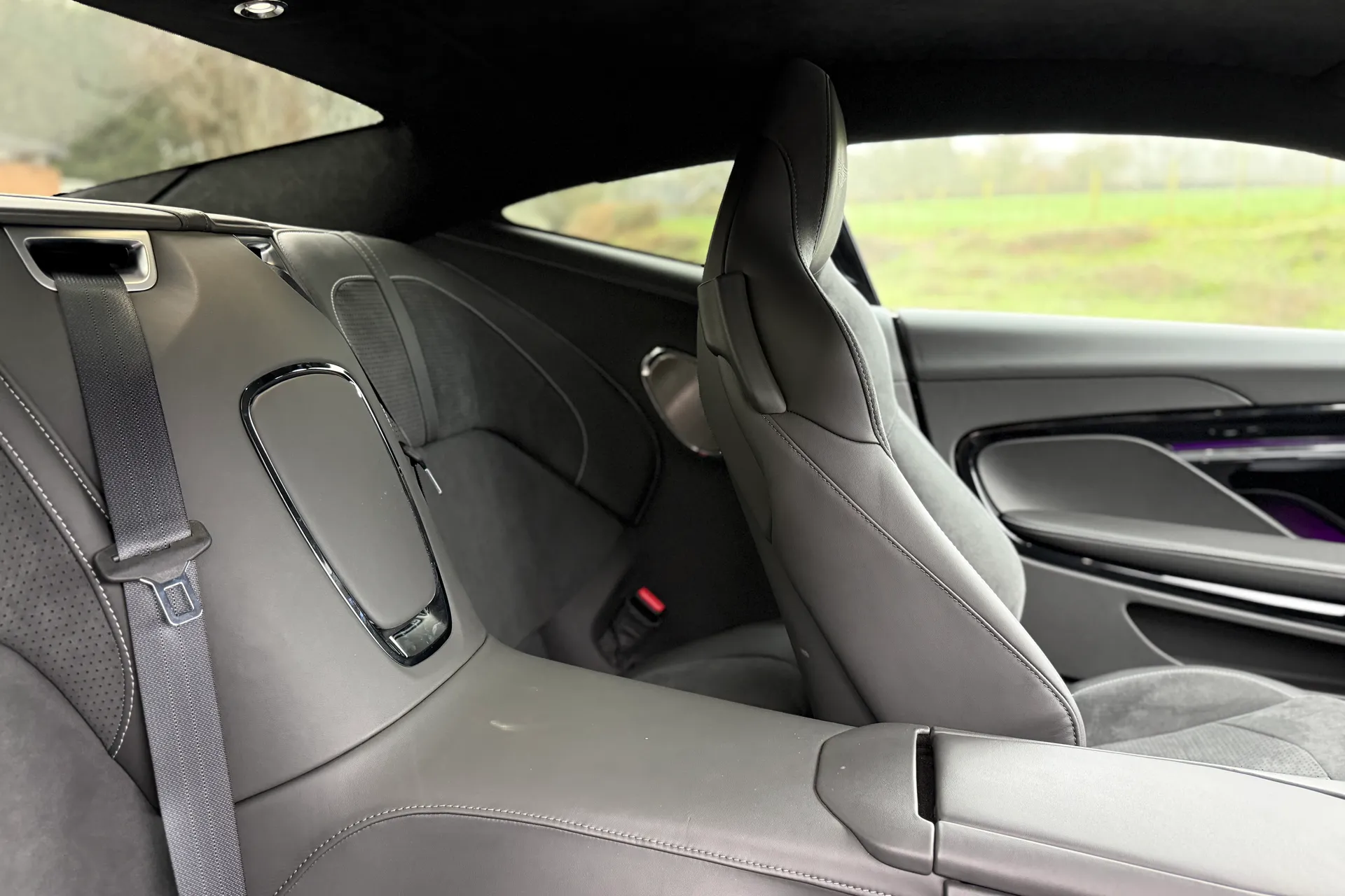 Aston Martin DB12 thumbnail image number 13