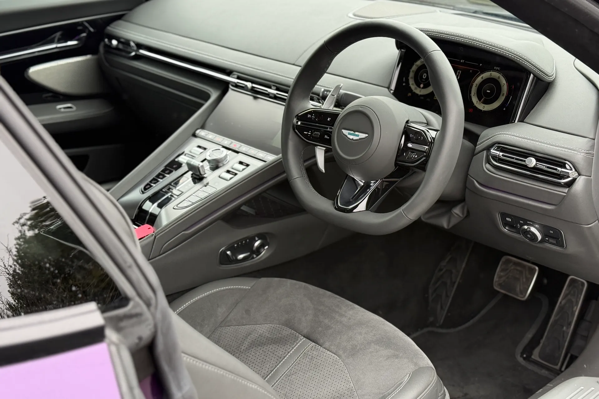 Aston Martin DB12 thumbnail image number 7