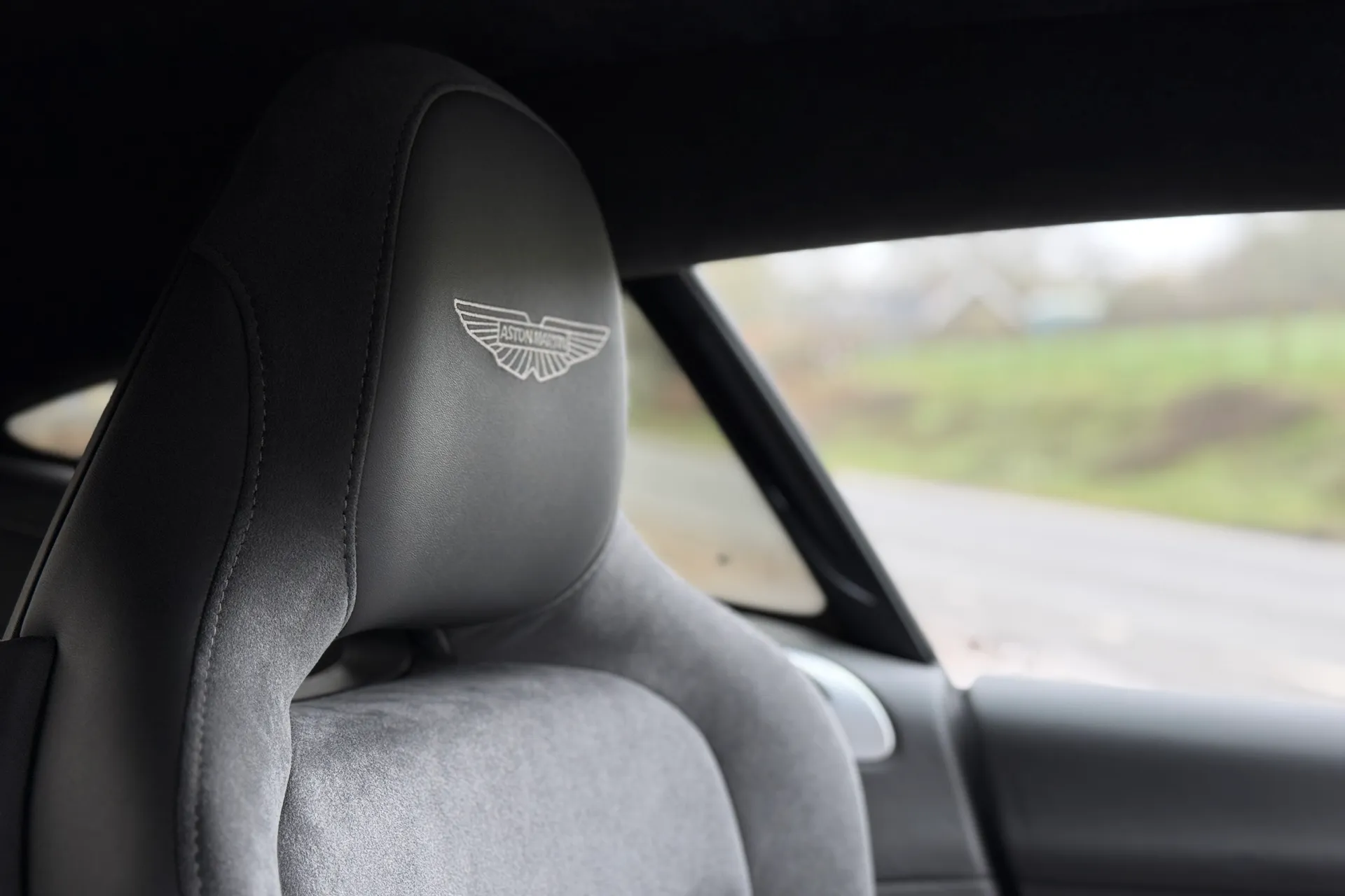 Aston Martin DB12 thumbnail image number 30