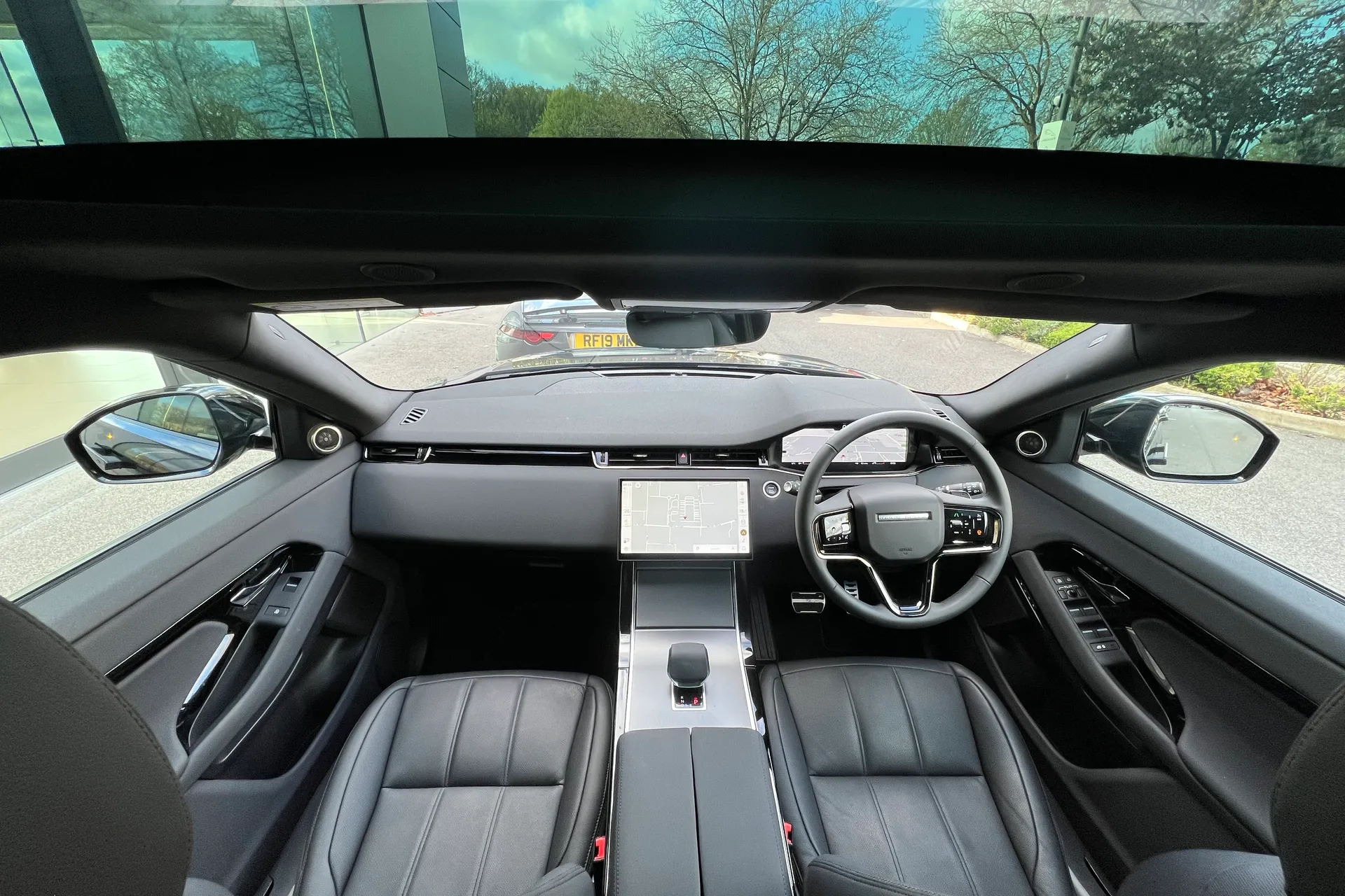 LAND ROVER RANGE ROVER EVOQUE thumbnail image number 3
